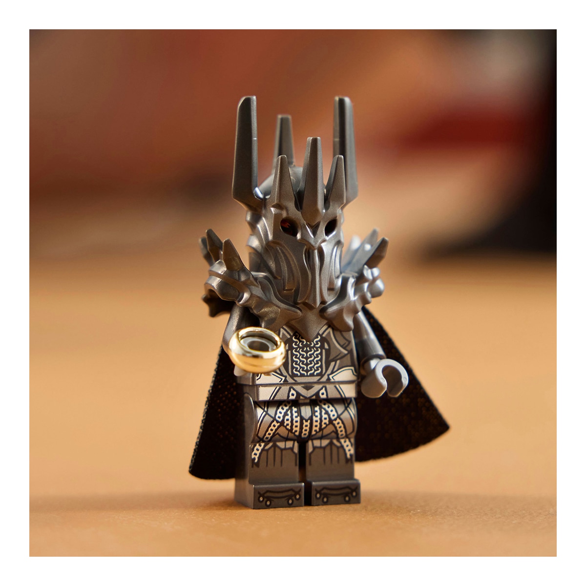 O Senhor dos Anéis: Capacete de Sauron Lego Icons 7