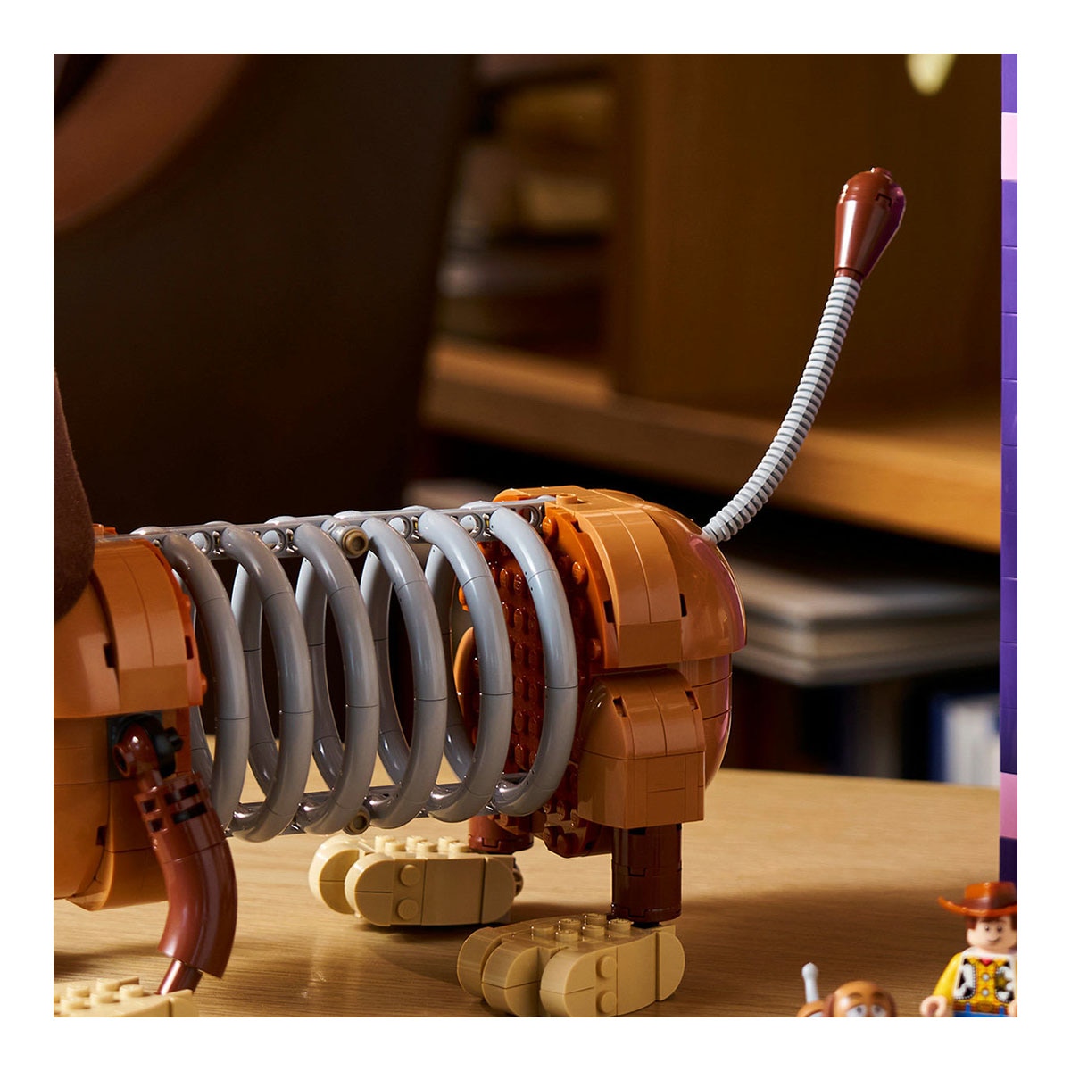 Juego de construcción Toy Story: Sujetalibros de Slinky LEGO Disney Pixar - 43301 5