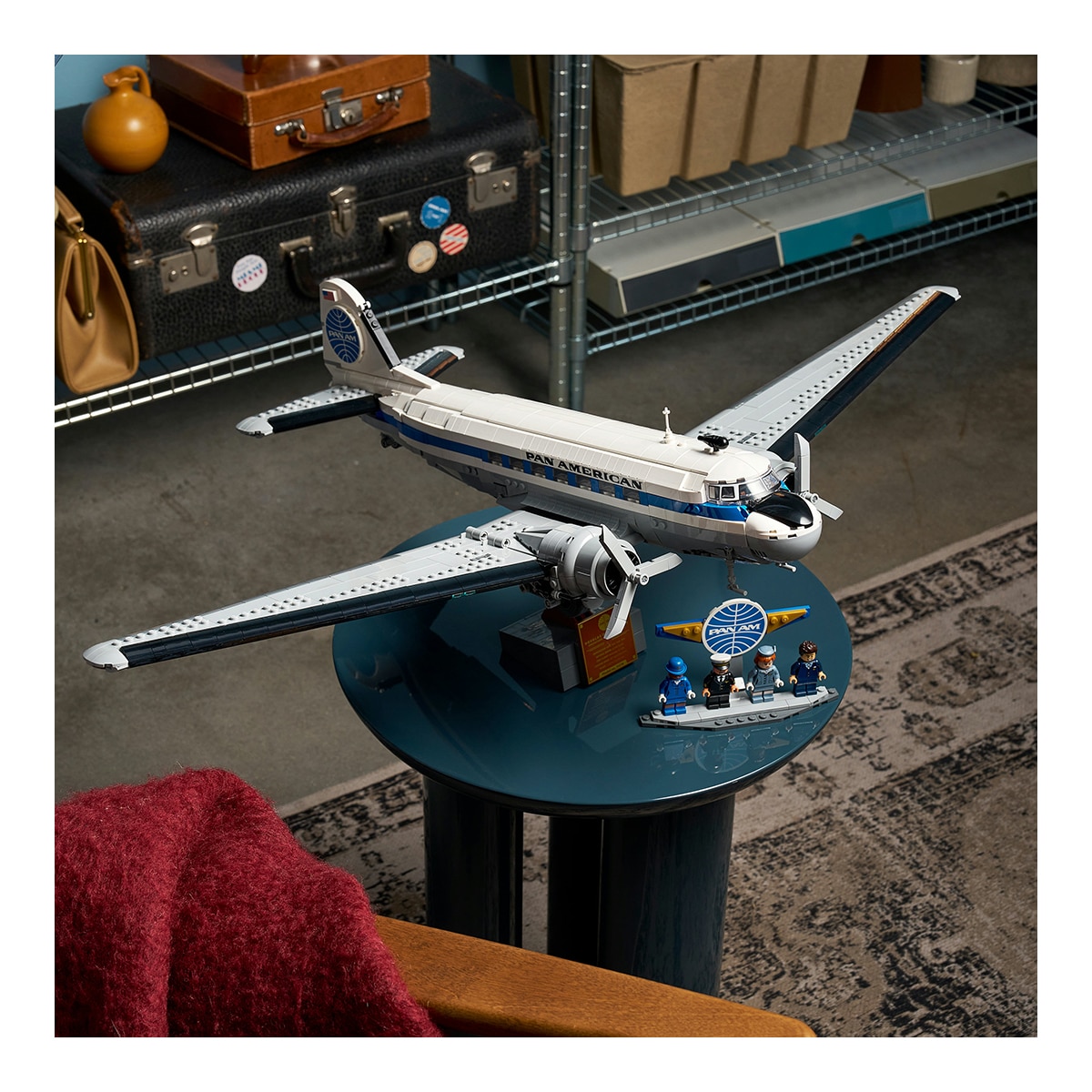 LEGO® Icons Avião Comercial Douglas™ DC-3™ PAN AM® 4