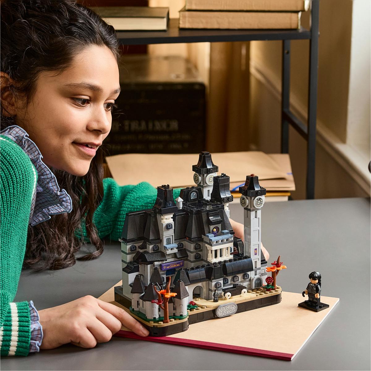 Imagen 2 de Juego de construcción Academia Nunca Más - LEGO Wednesday - 76788
