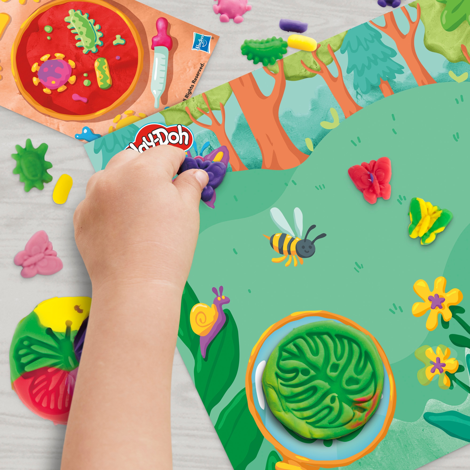 Juego de manualidades Microscopio luminoso Play-Doh 5