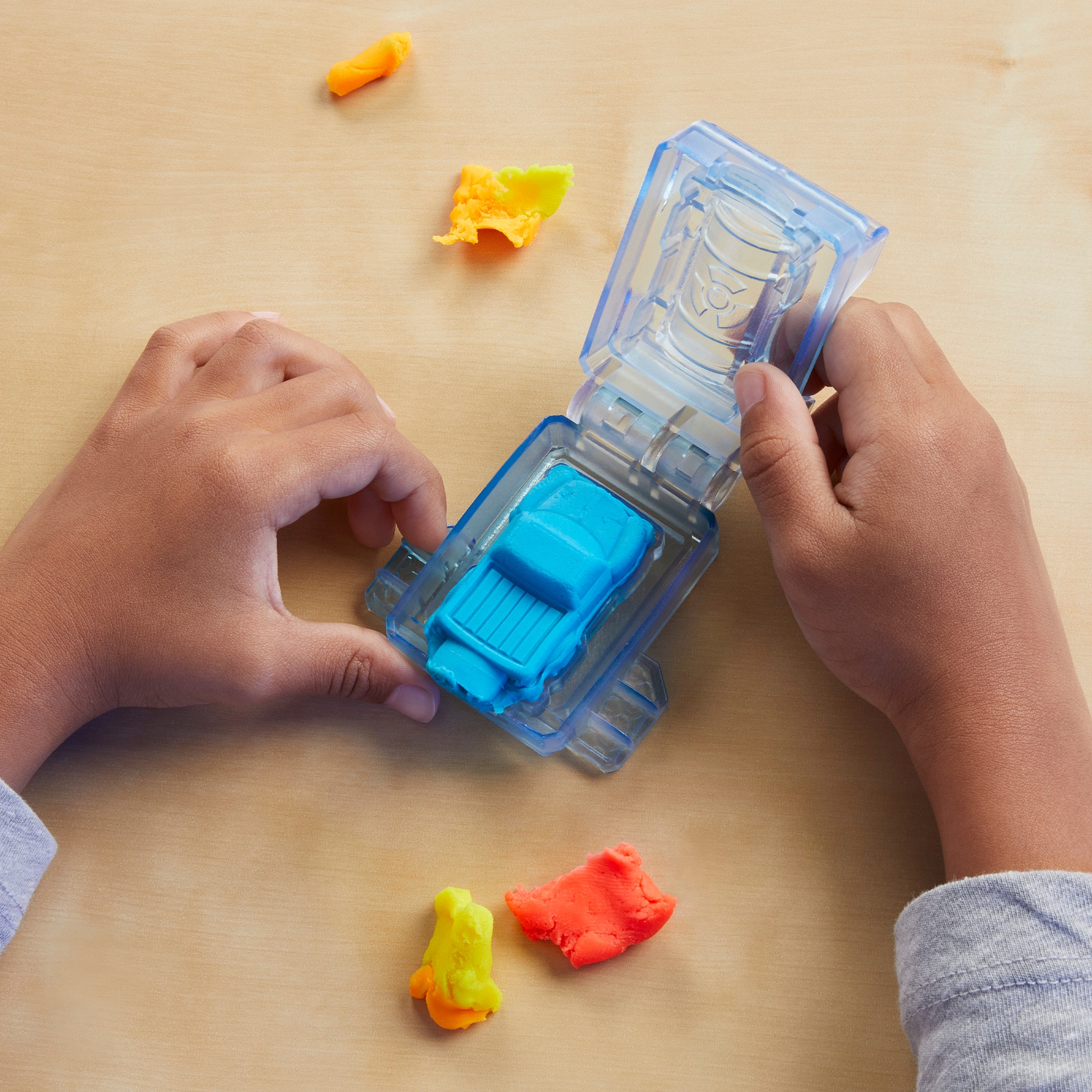 Set de juego de manualidades Hulk Aplasta y Moldea Marvel Play-Doh 8