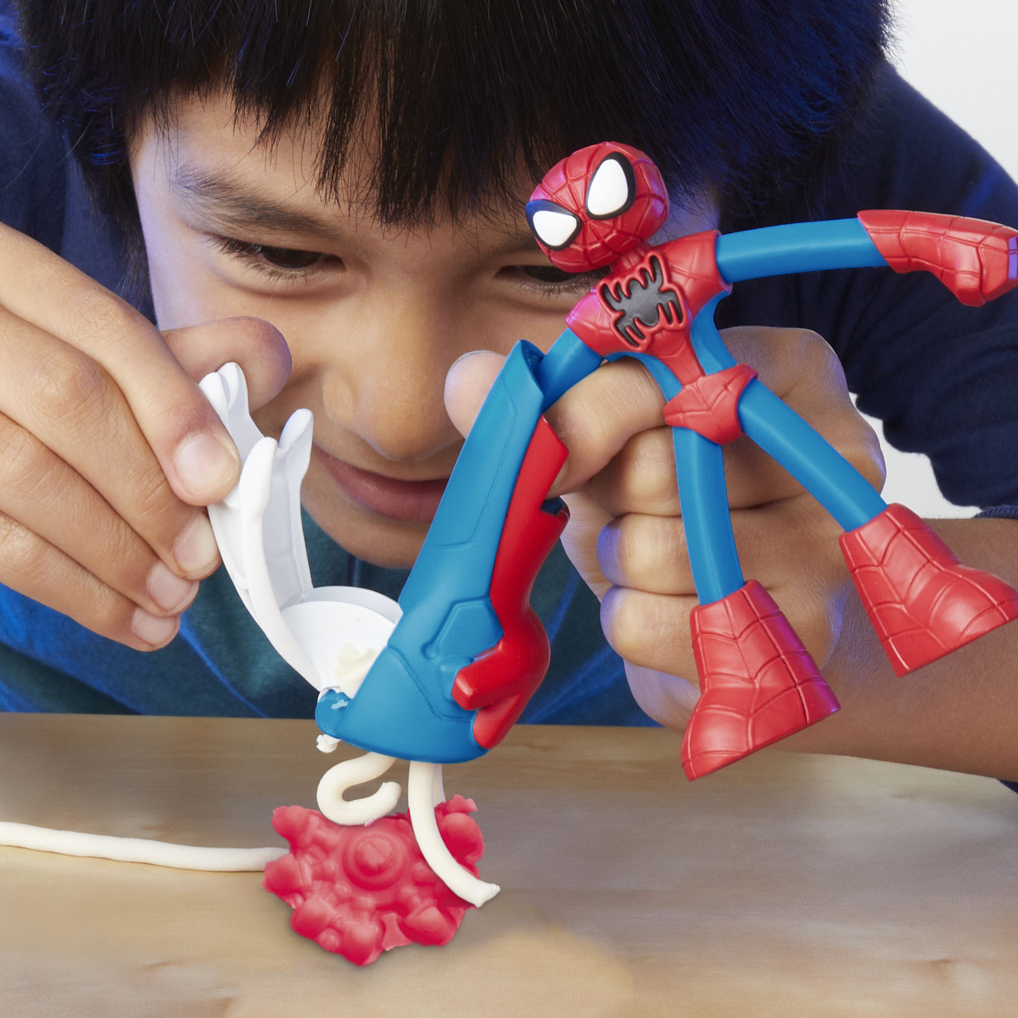 Figura Play-Doh Marvel e Acessório - Artigo Sortido. Envio realizado de forma aleatória 14