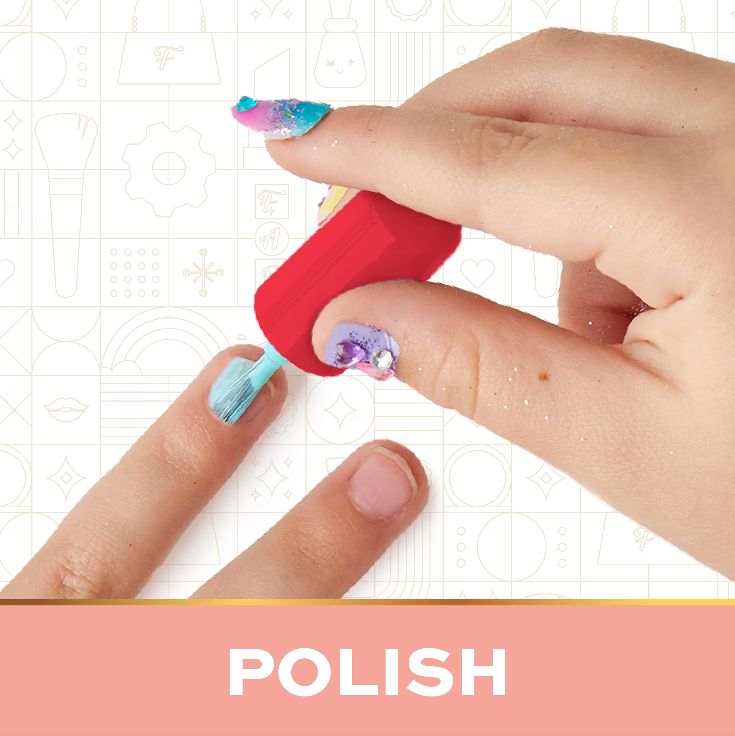Estudio de uñas con purpurina personalizado F.A.O. Schwarz 4
