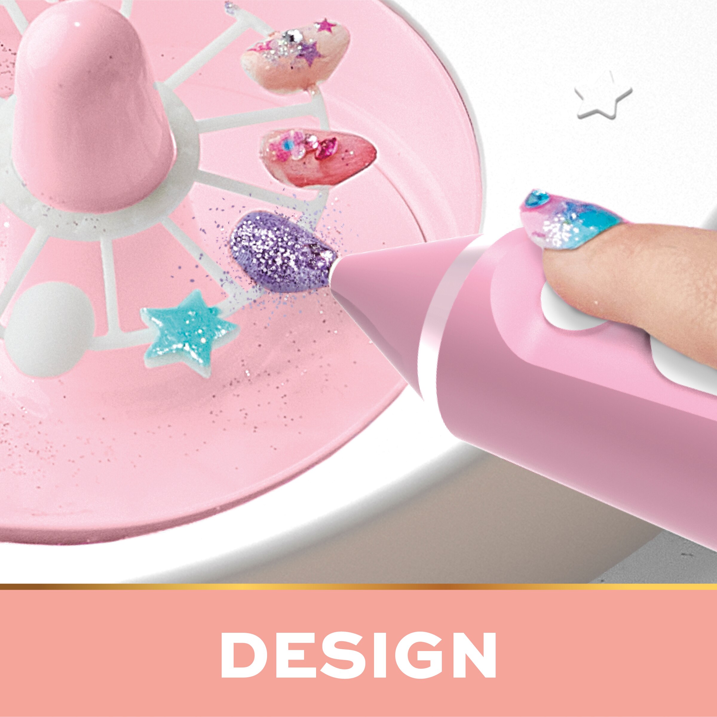 Estudio de uñas con purpurina personalizado F.A.O. Schwarz 5