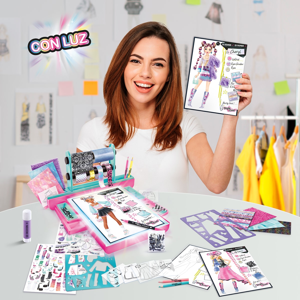 Juego de manualidadesEstudio De Diseño De Moda Con Luz Style 4 Ever 6