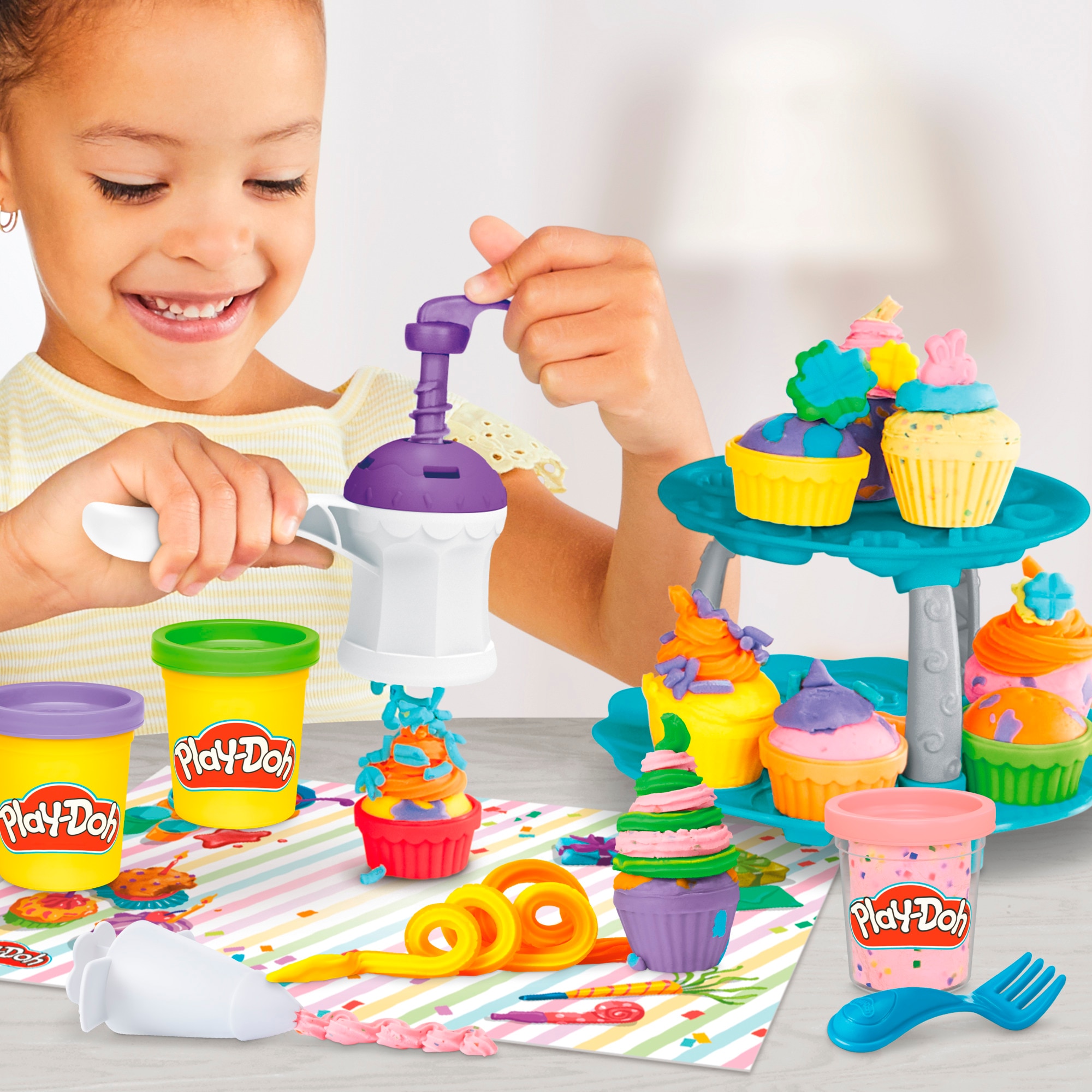 La torre de pastelitos Play-Doh 6