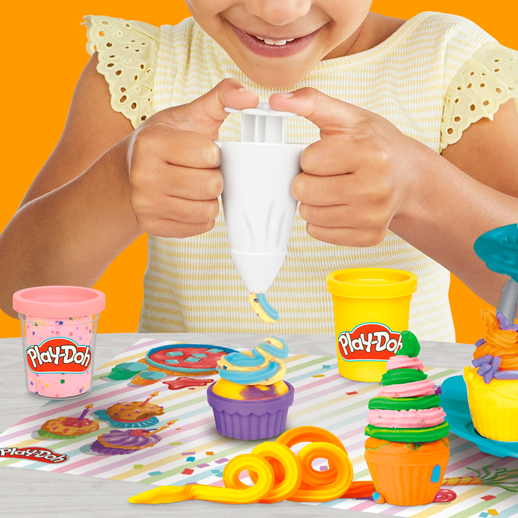 La torre de pastelitos Play-Doh 12