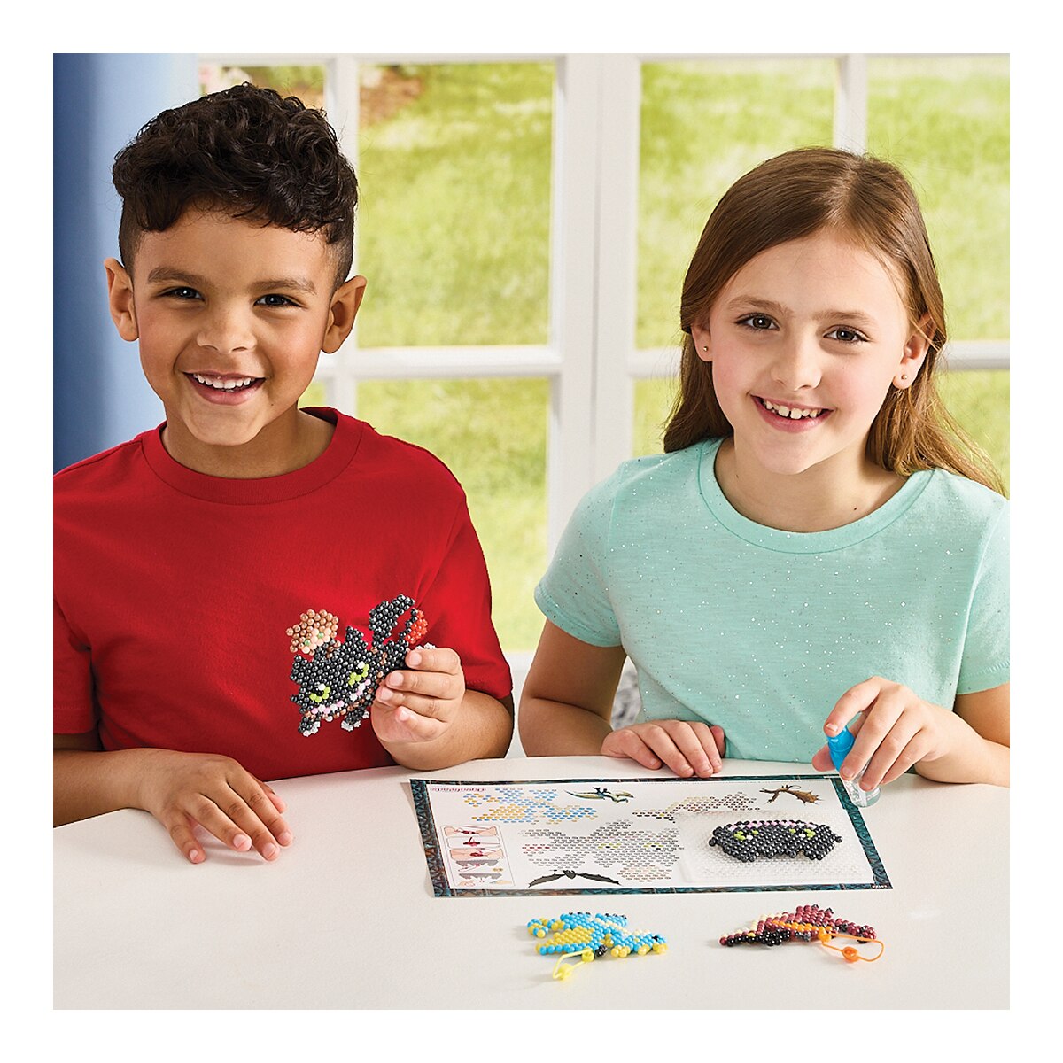 Manualidad artística Kit llaveros cómo entrenar a tu dragón Aquabeads 5