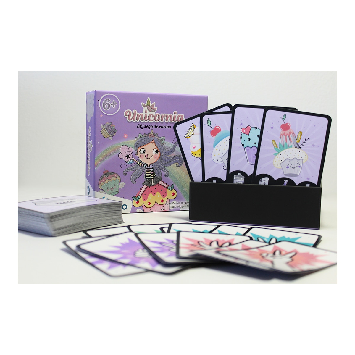 Juego de cartas Unicornia de 2 a 4 jugadores Atomo Games 3