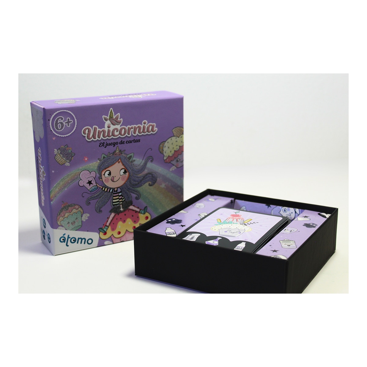 Juego de cartas Unicornia de 2 a 4 jugadores Atomo Games 4