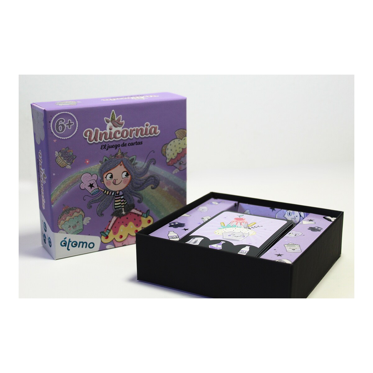 Juego de cartas Unicornia de 2 a 4 jugadores Atomo Games 4