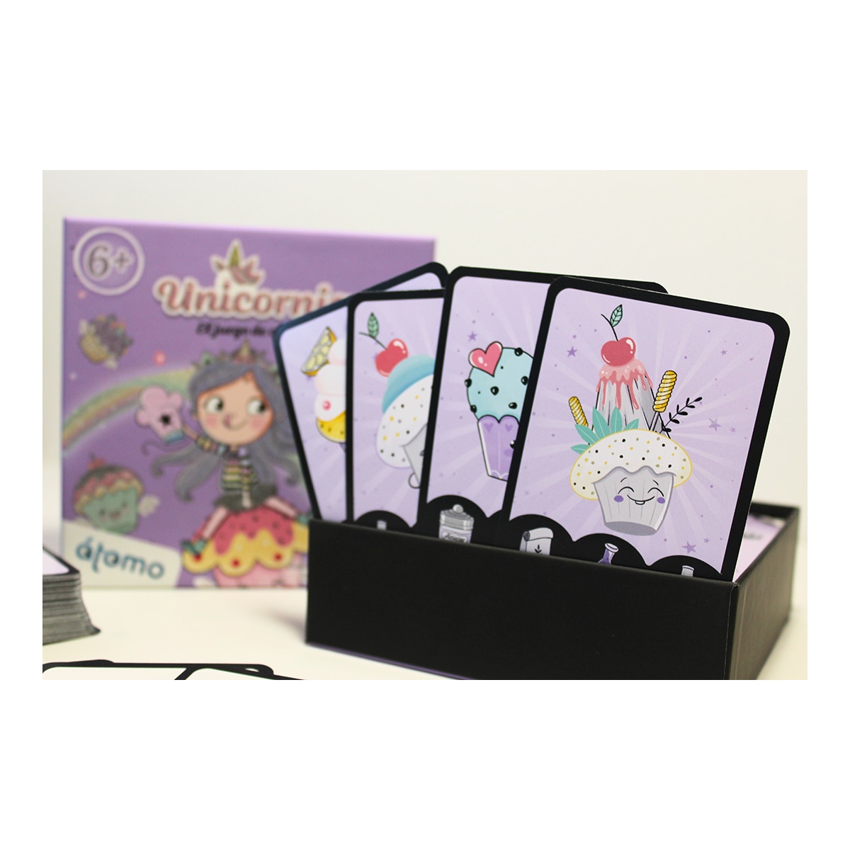 Juego de cartas Unicornia de 2 a 4 jugadores Atomo Games 6