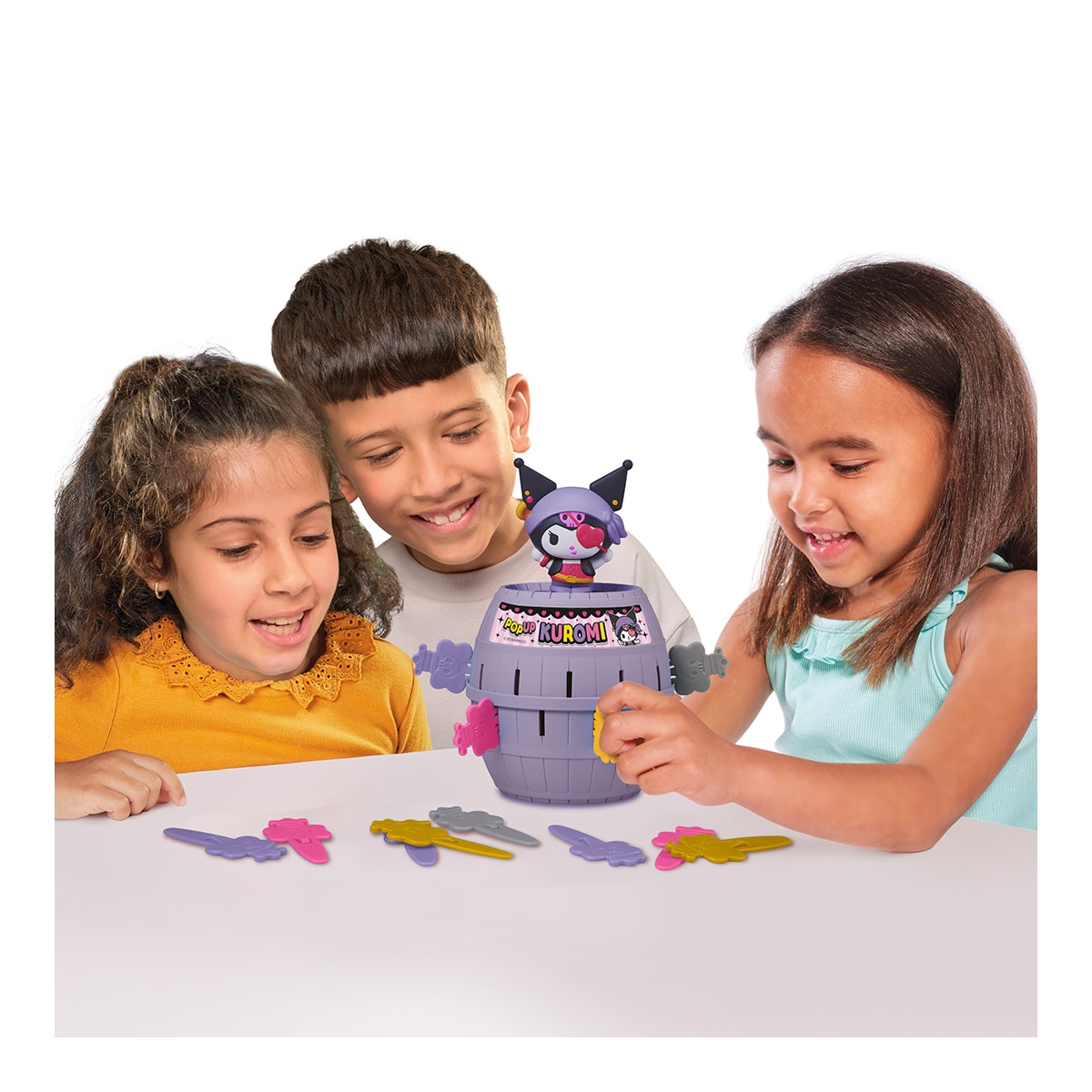 Juego de mesa infantil Salta pirata Kuromi Hello Kitty Bizak 10