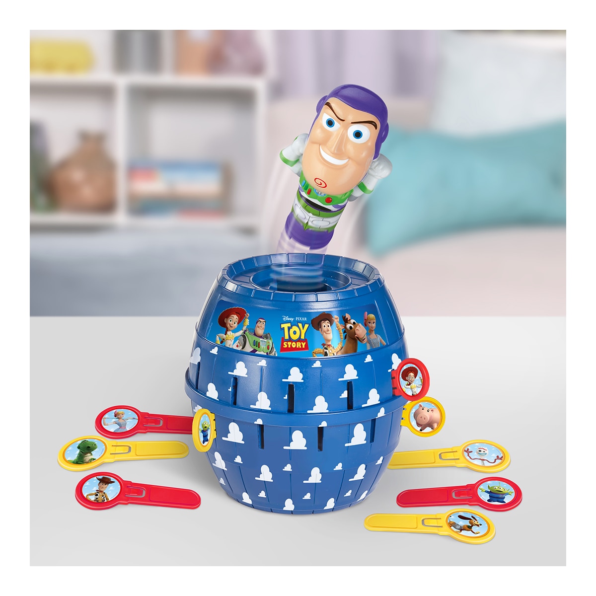 Salta Buzz Lightyear 4