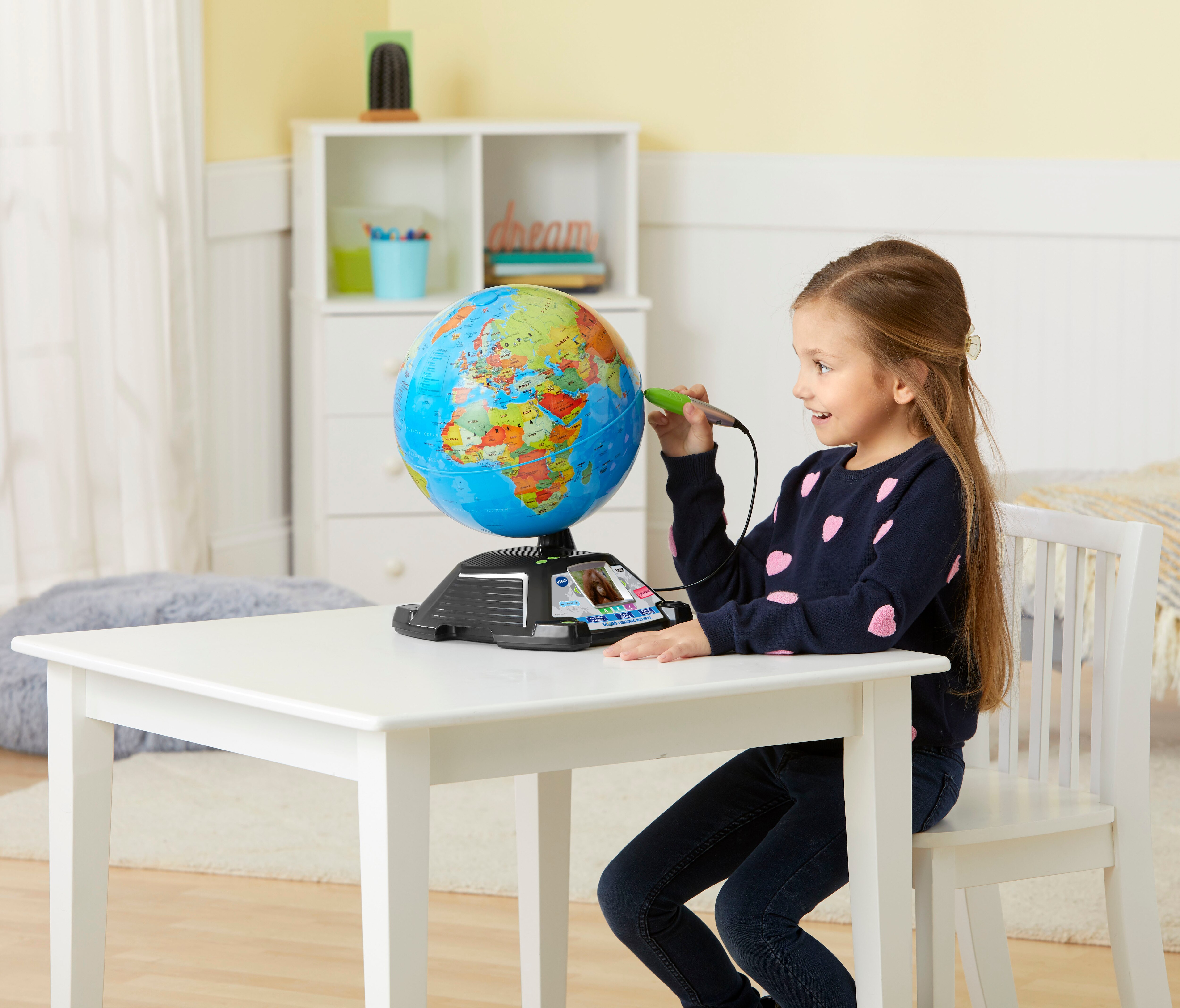 Globo terráqueo multimedia, Globo interactivo con pantalla y + 600 imágenes y vídeos de la BBC VTech 6