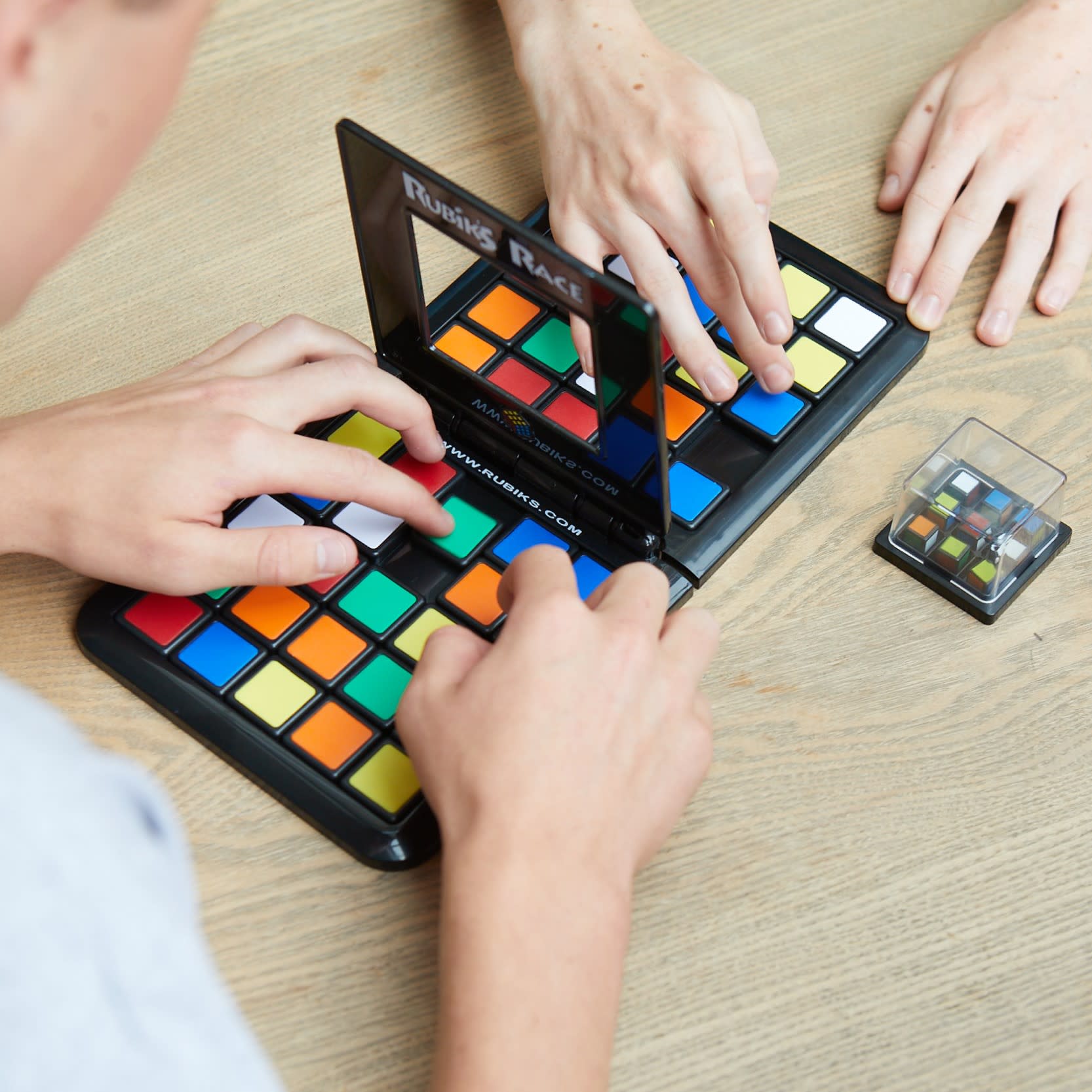 Juego de habilidad y estrategia Rubiks Race Game Rubiks 5