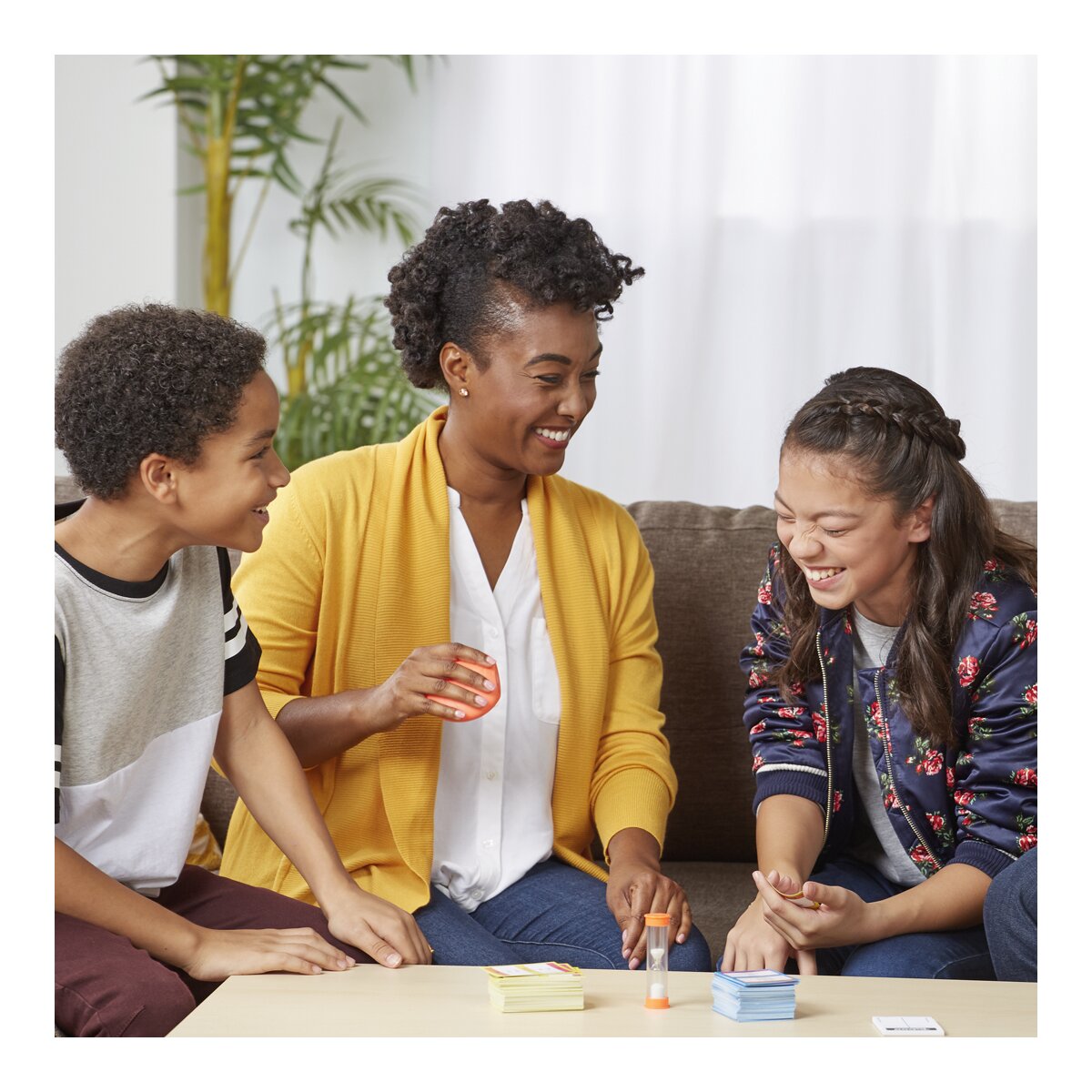 Juego de mesa Tabu Taboo familia Hasbro Gaming 10