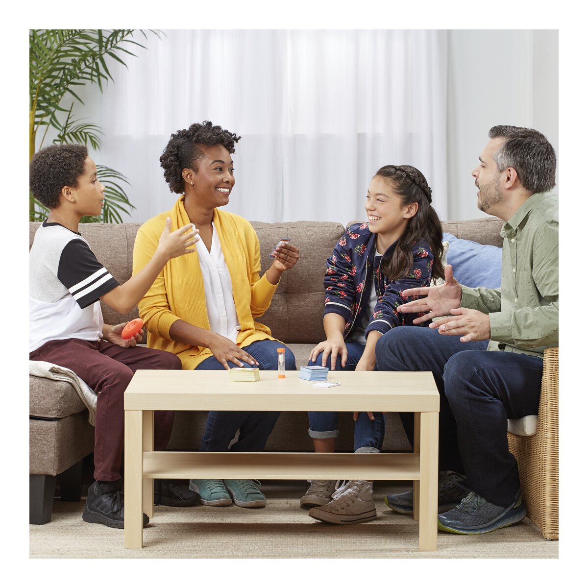 Juego de mesa Tabu Taboo familia Hasbro Gaming 11
