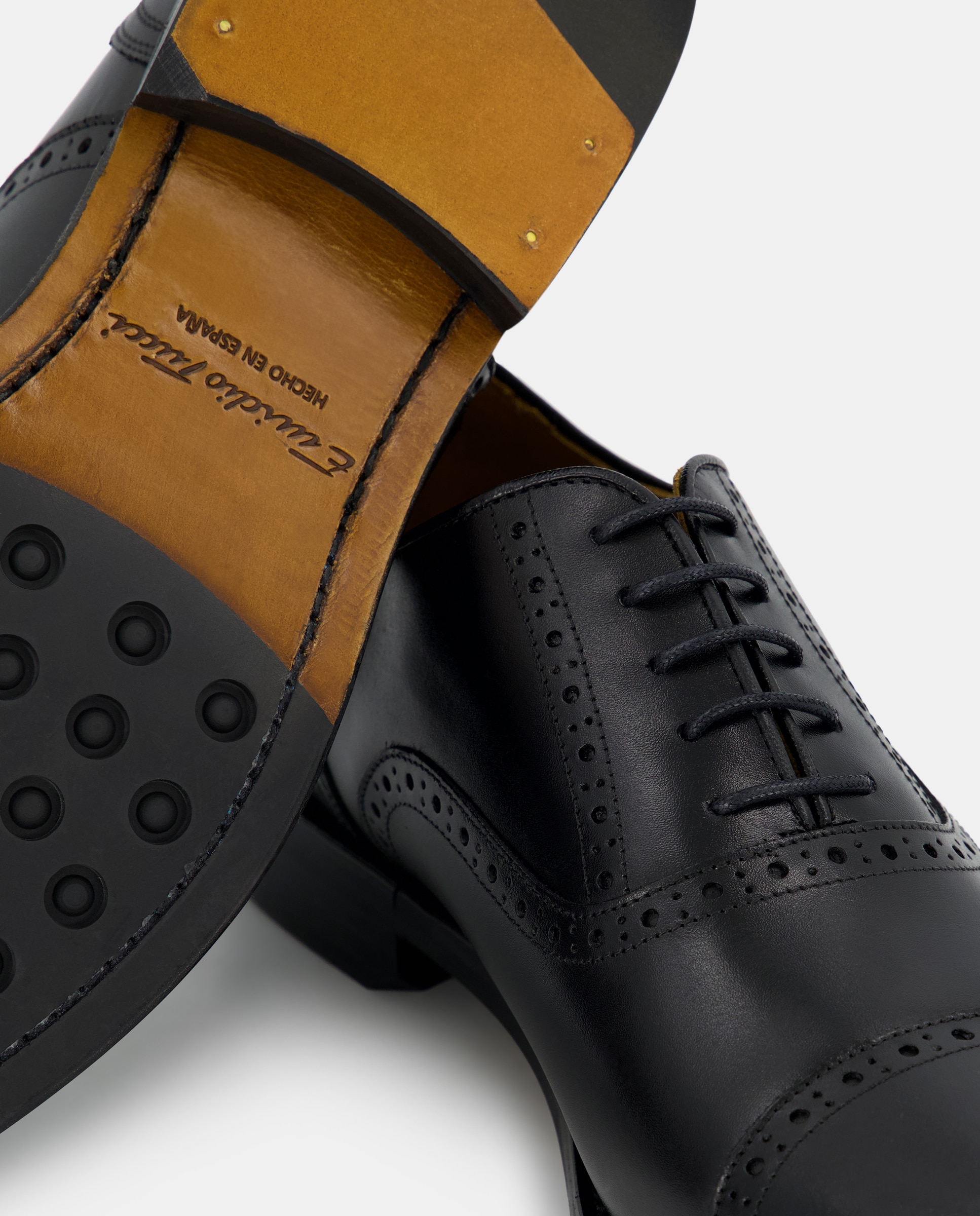 Sapatos de Atacadores com Rendilhados e em Pele Preto-5