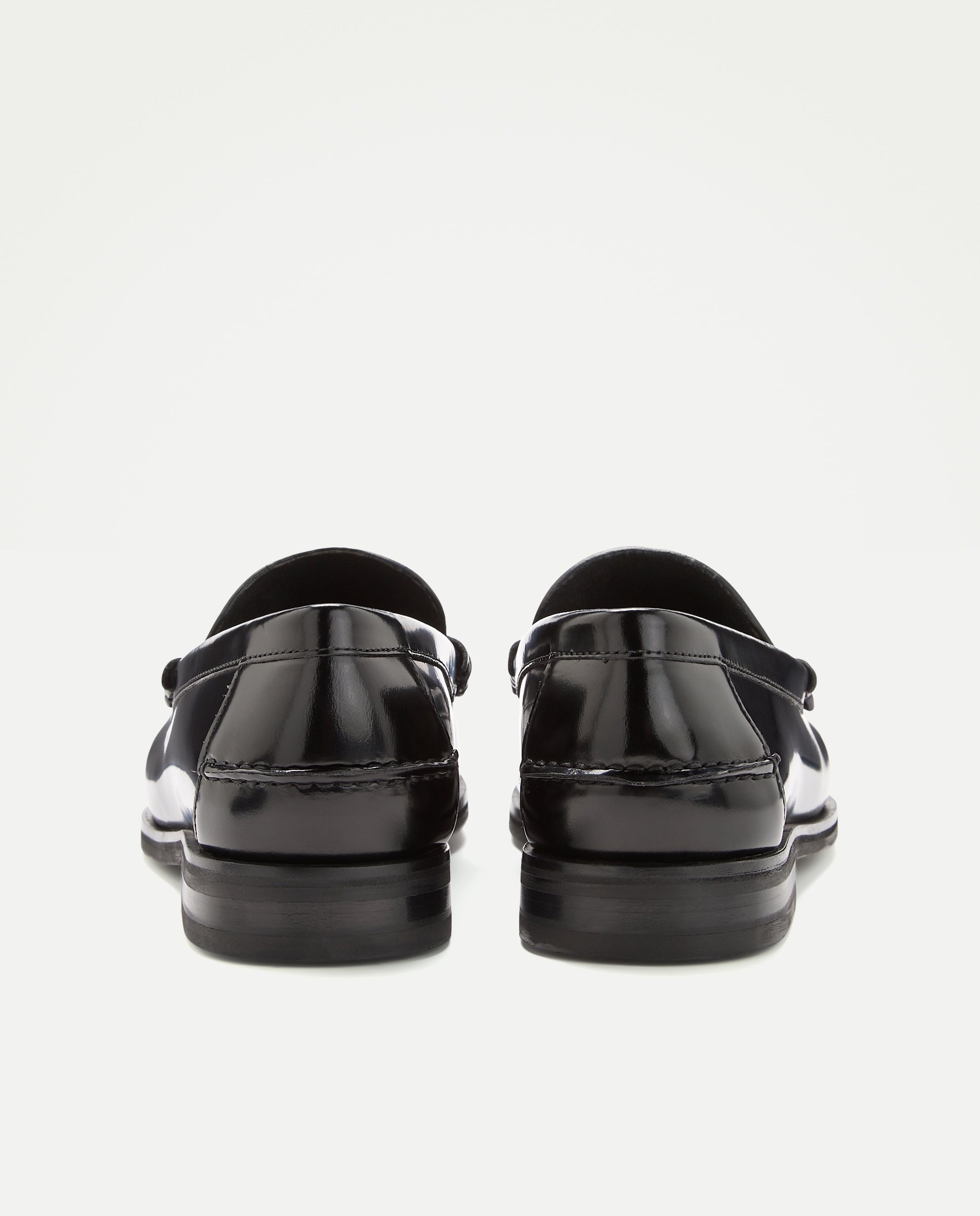 Mocassins com Detalhe de Travessão Preto-3