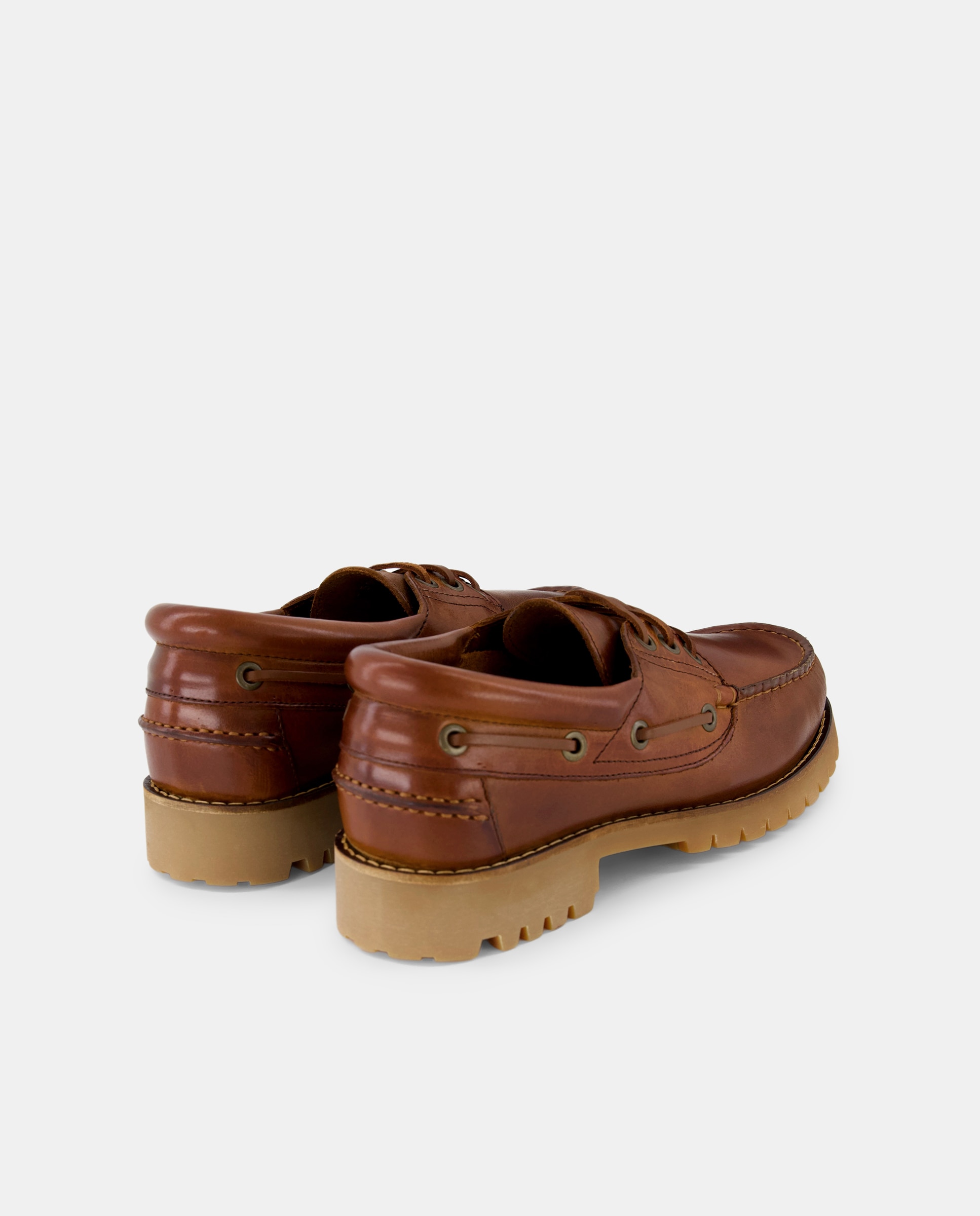 Náuticos em Pele com Atacadores Castanho-3