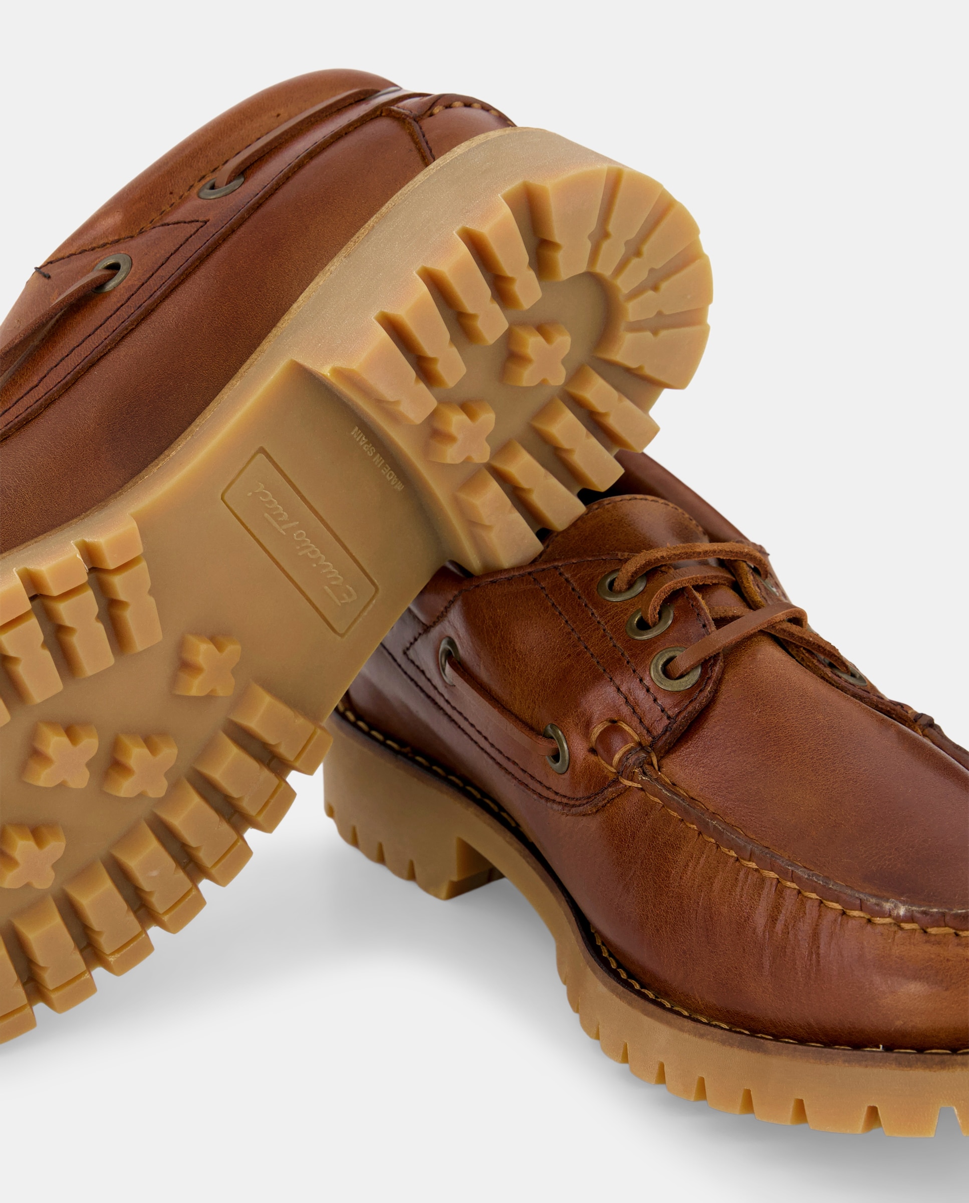 Náuticos em Pele com Atacadores Castanho-5