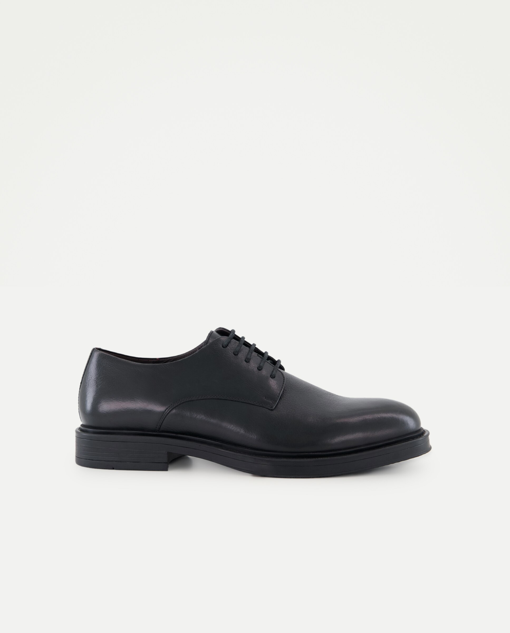 Imagem 0 de Sapatos em Pele Lisa com Atacadores