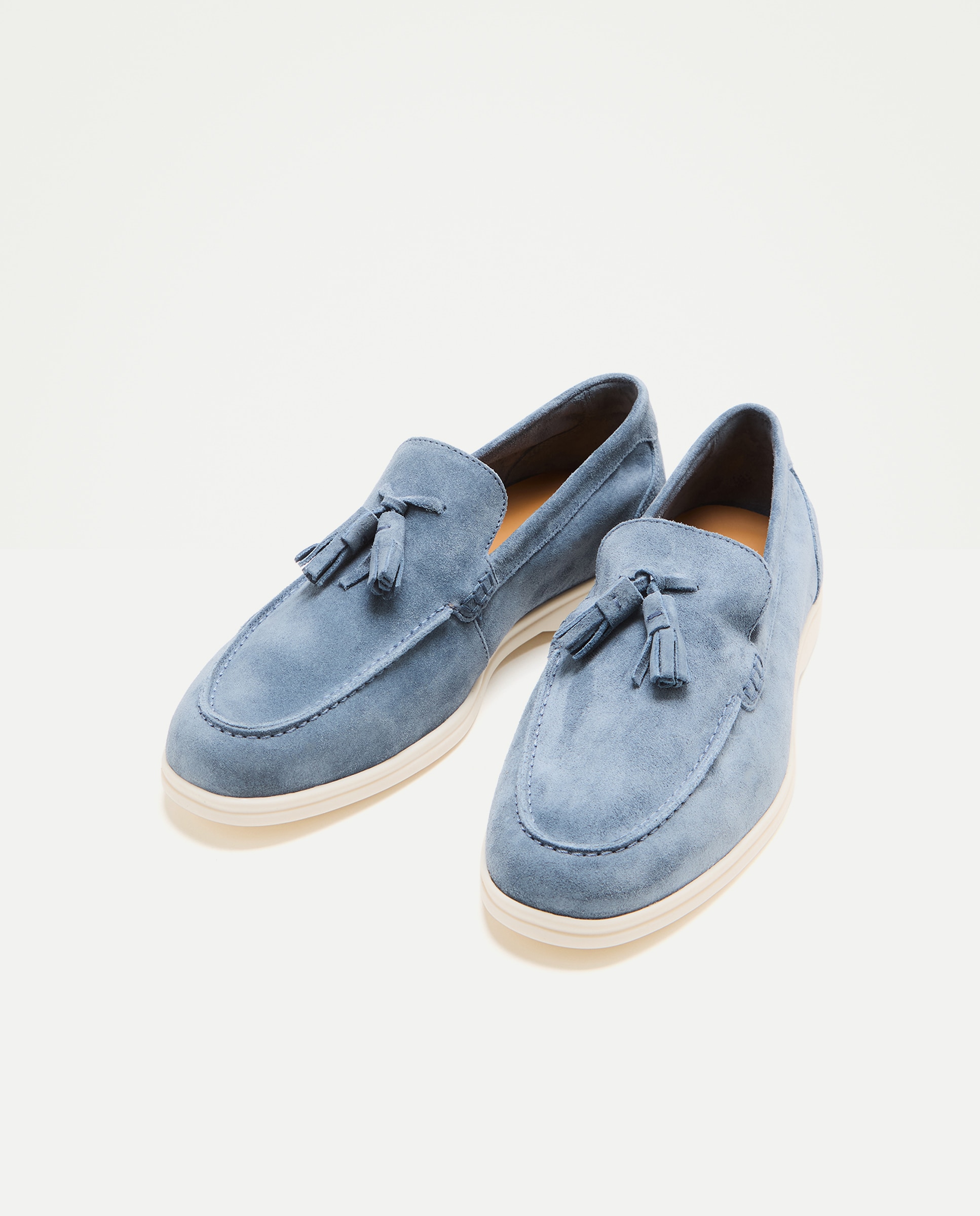 Mocassins em Camurça com Borlas 410 Azul Claro-2