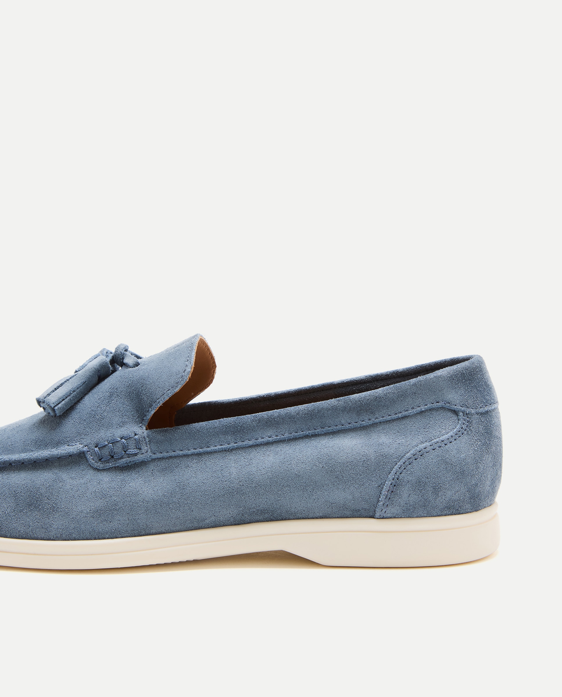 Mocassins em Camurça com Borlas 410 Azul Claro-5