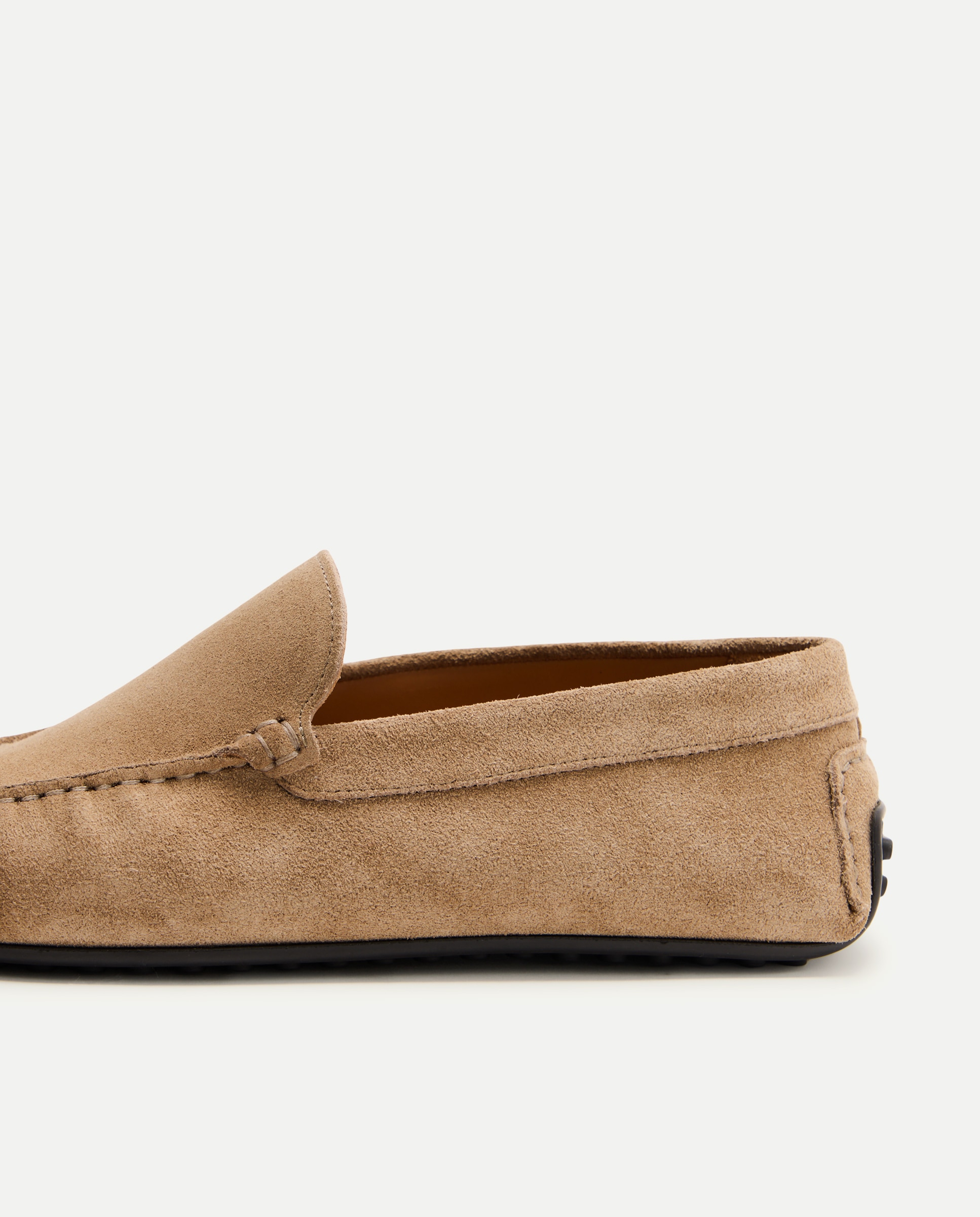 Mocassins em Camurça com Sola de Borracha Bege-5