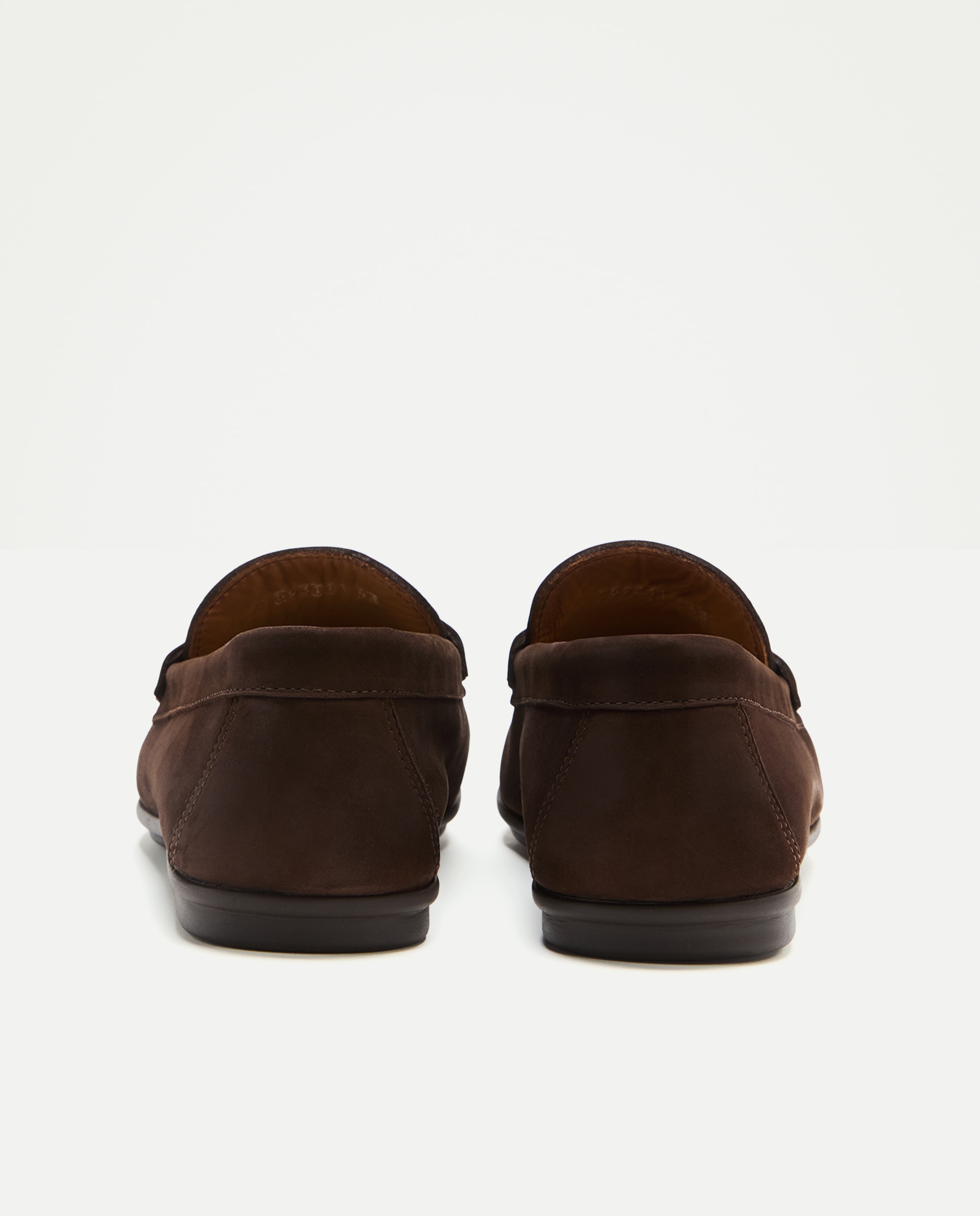 Mocassins em Nobuck com Sola de Borracha Castanho-chocolate-3