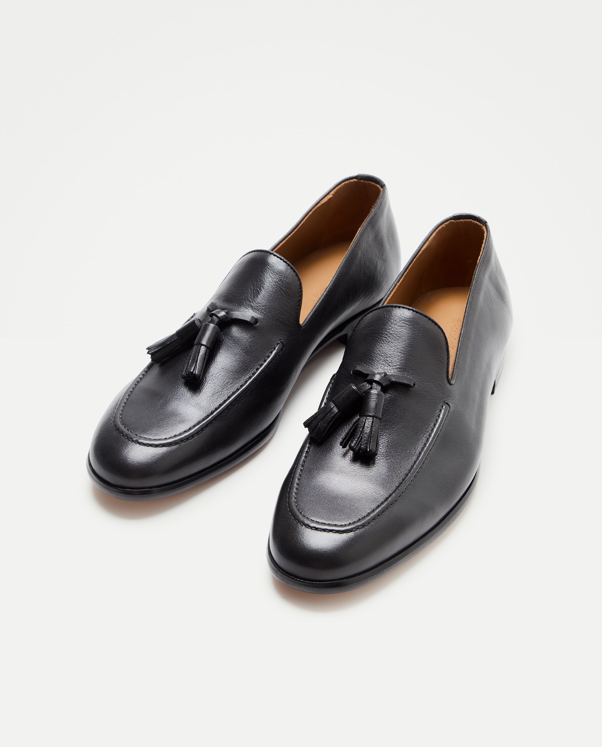 Mocassins em Pele com Sola de Couro Preto-2