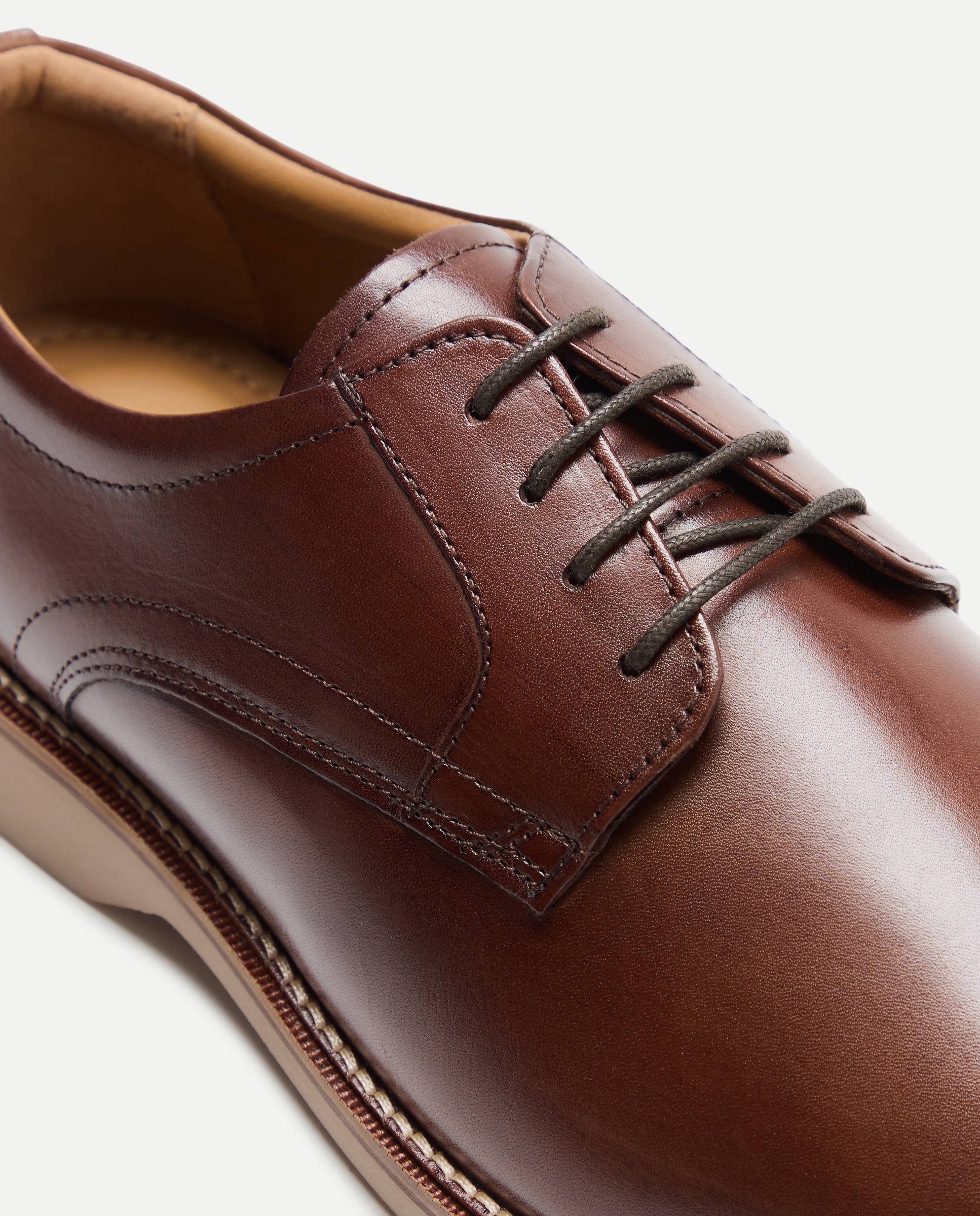 Bluchers em Pele com Sola de Borracha Torrado-5