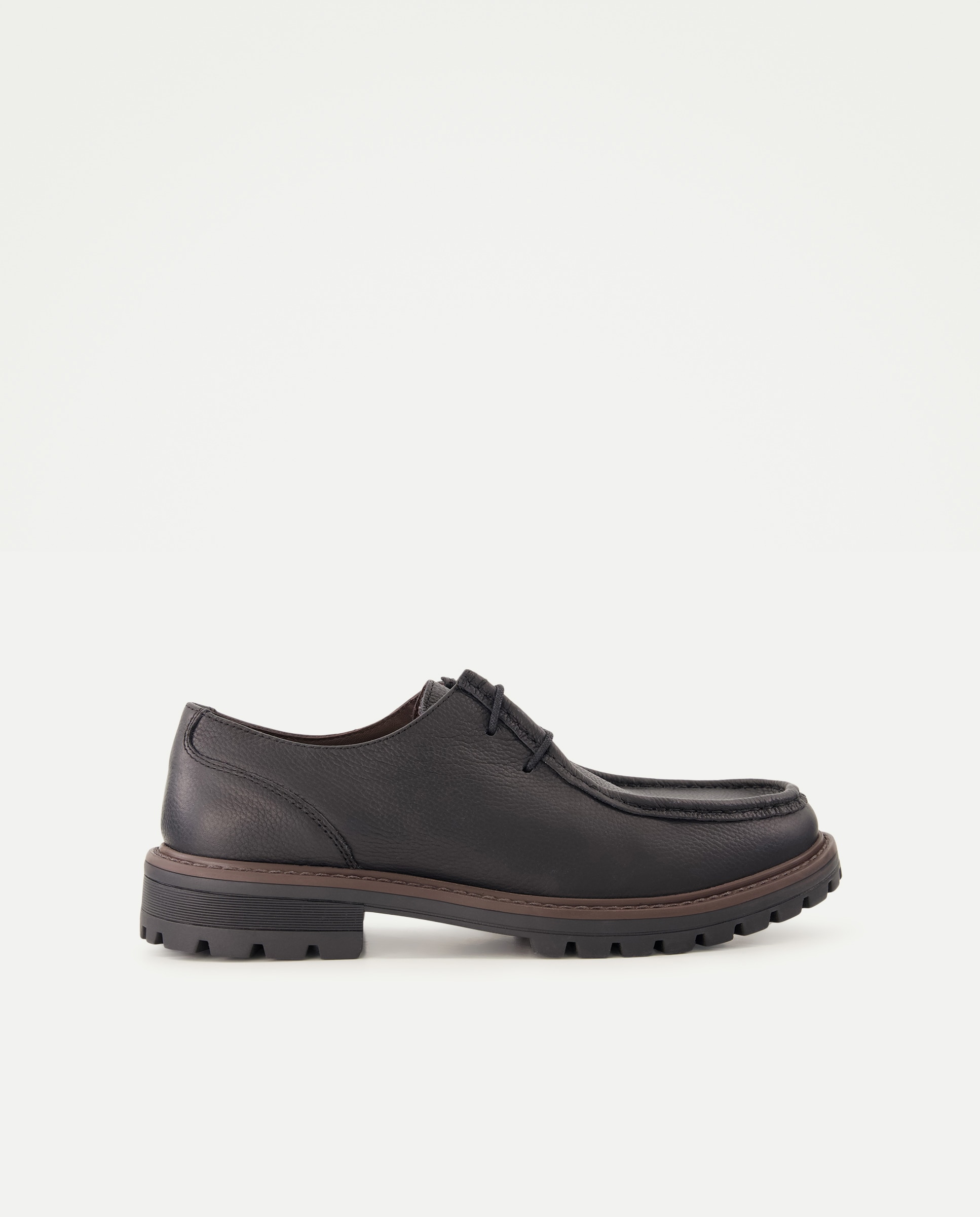 Imagem 0 de Sapatos de Atacadores Wallabee em Pele Gravada