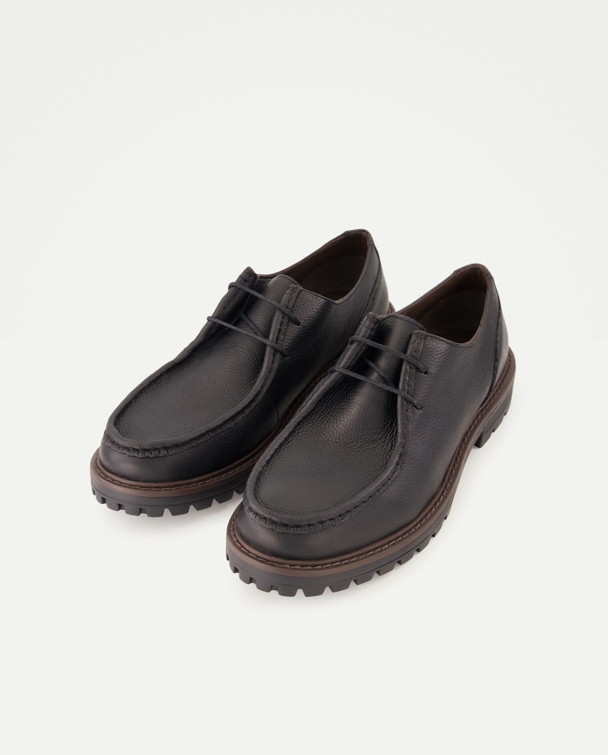 Sapatos de Atacadores Wallabee em Pele Gravada Preto-2