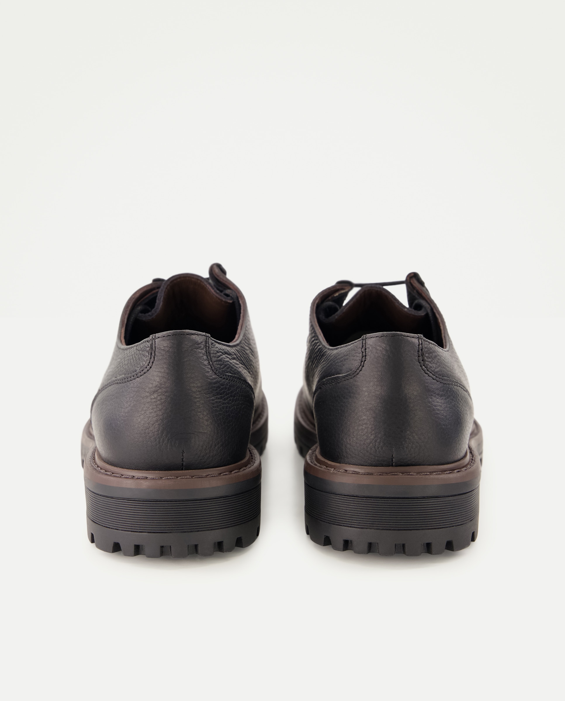 Sapatos de Atacadores Wallabee em Pele Gravada Preto-3
