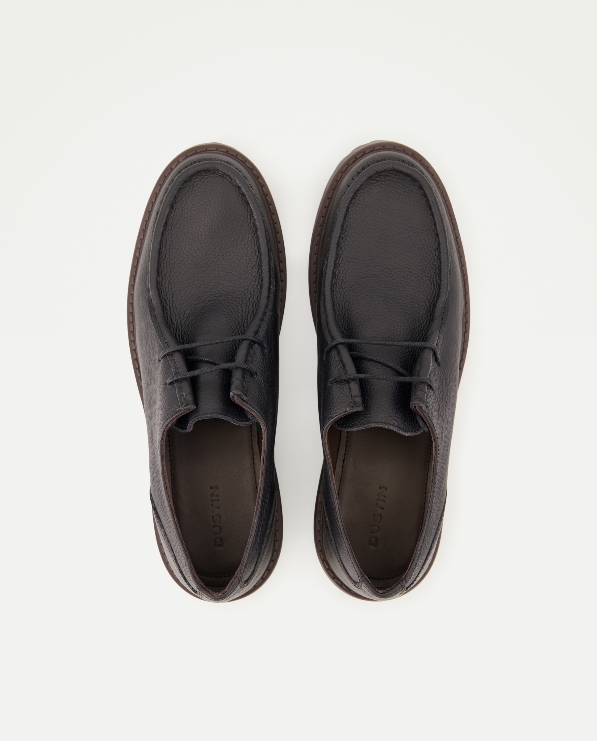 Sapatos de Atacadores Wallabee em Pele Gravada Preto-4