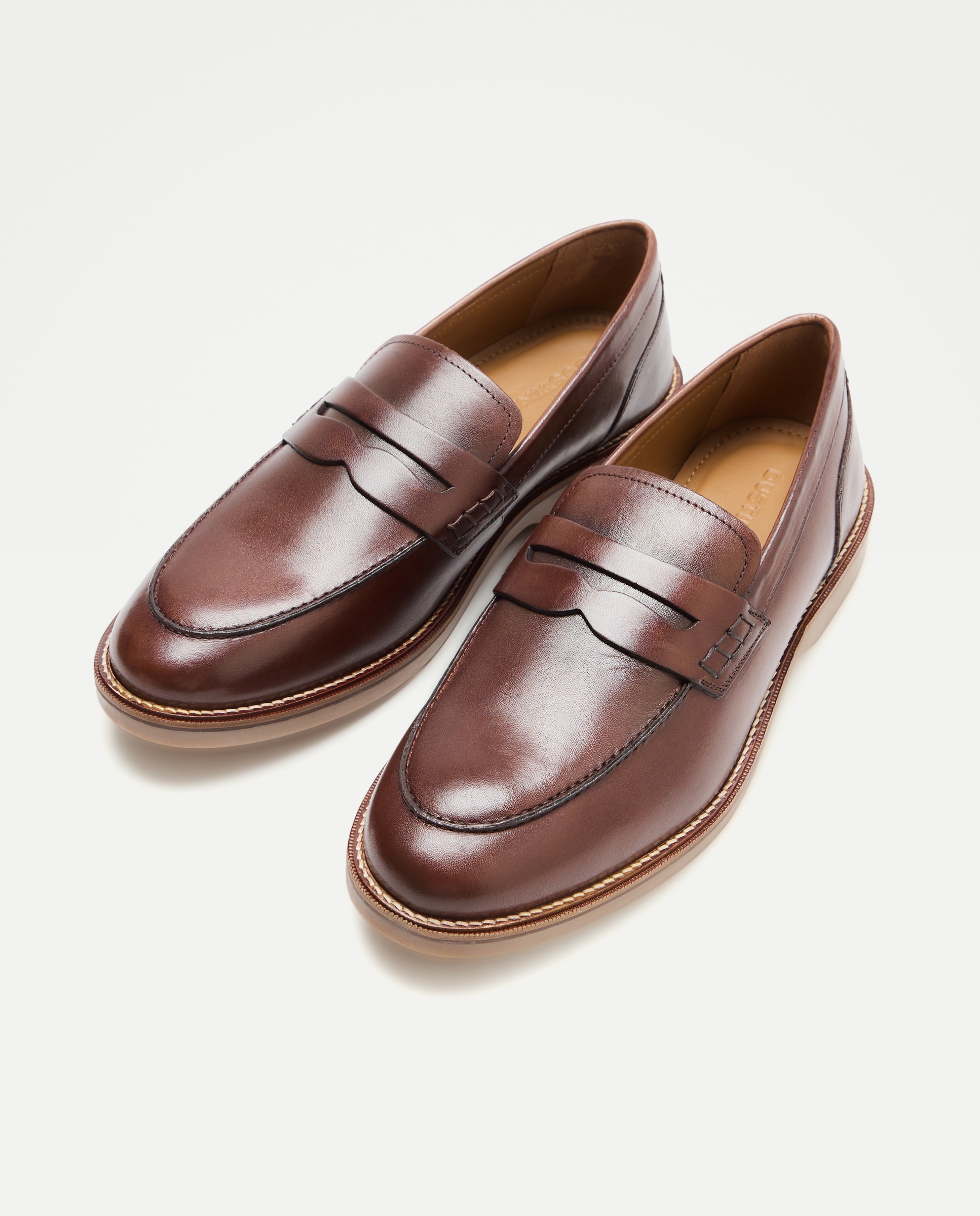 Mocassins com Travessão e Sola de Borracha Torrado-2