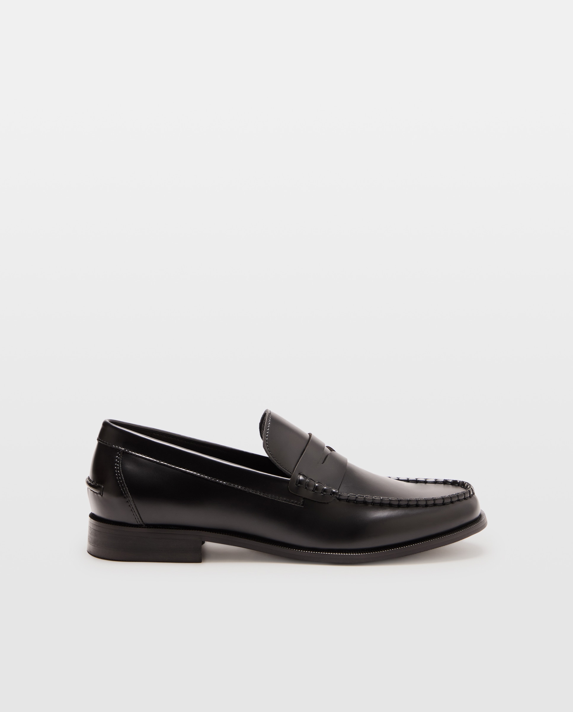 Mocassins em Pele Preto-1