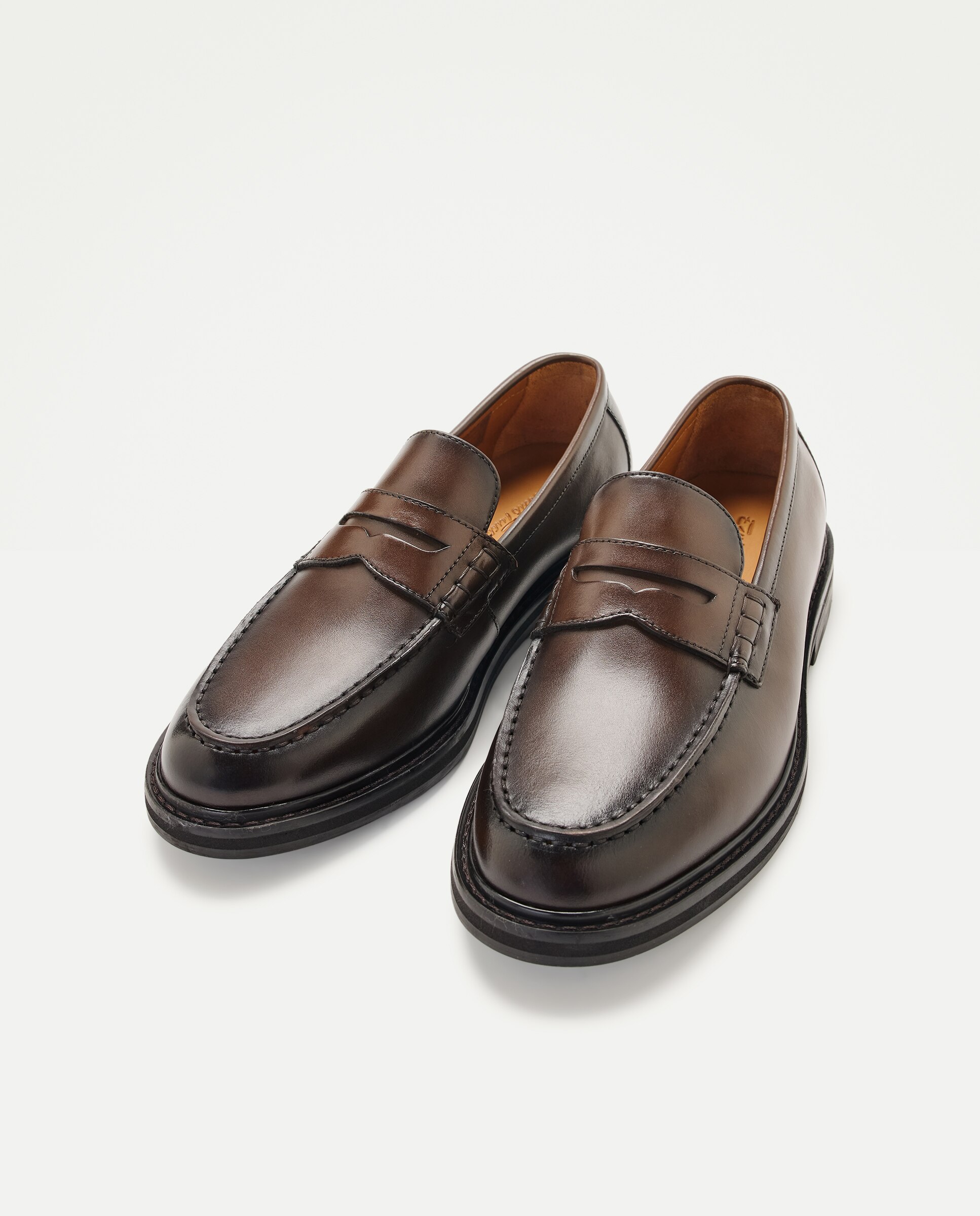 Mocassins em Pele Lisa com Travessão Castanho-2