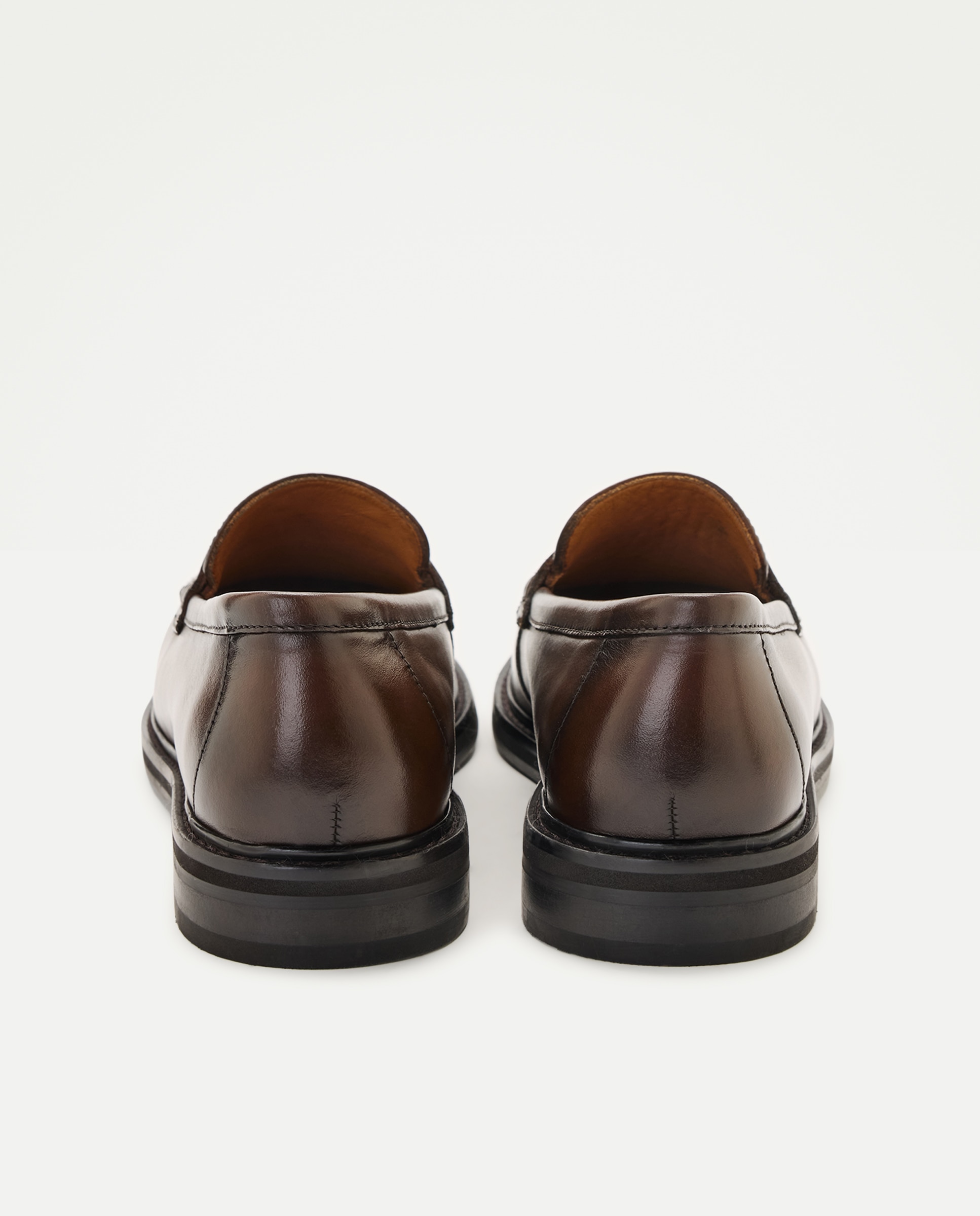 Mocassins em Pele Lisa com Travessão Castanho-3