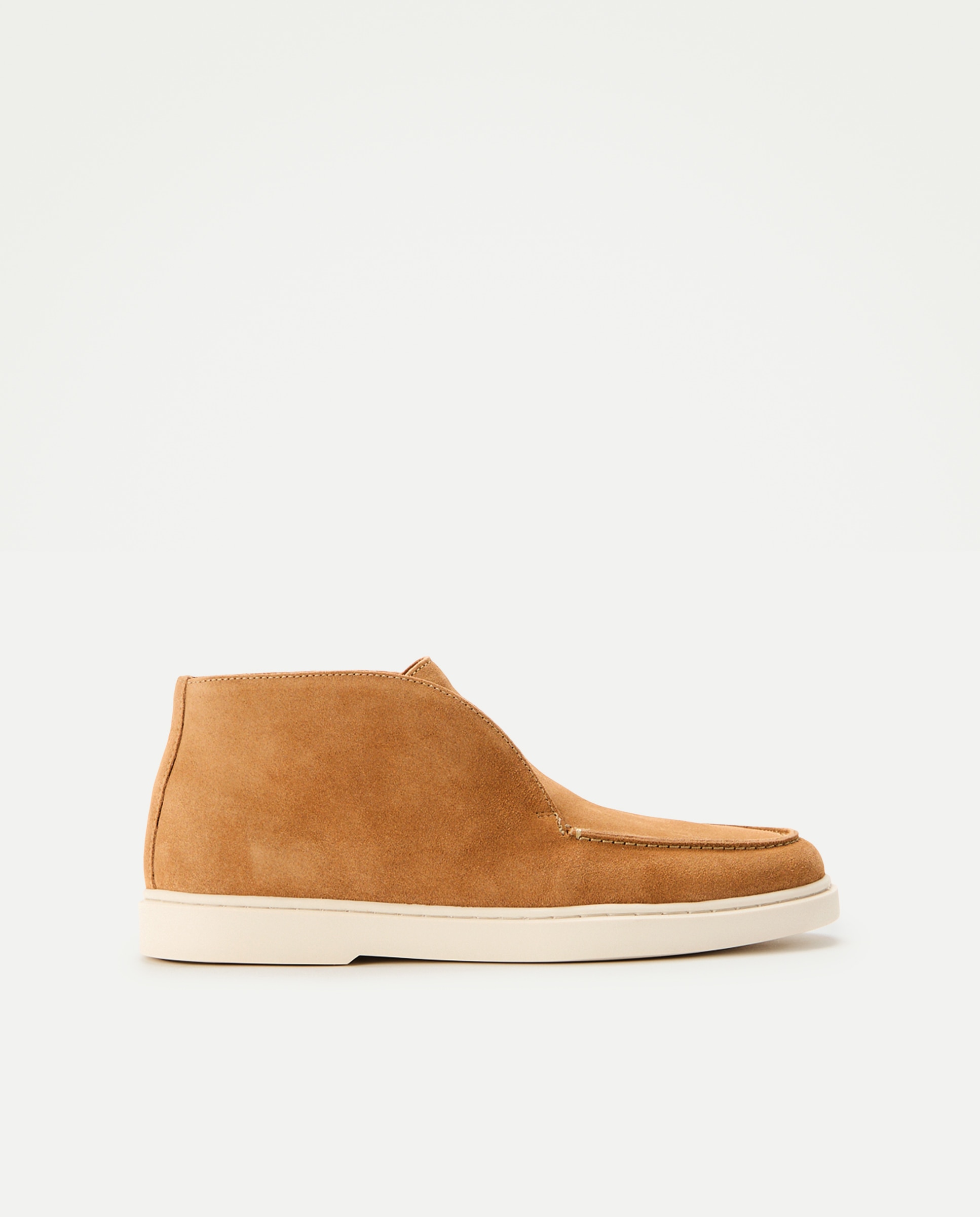 Imagen 0 de Botas de hombre con cierre de cordones y serraje Beige