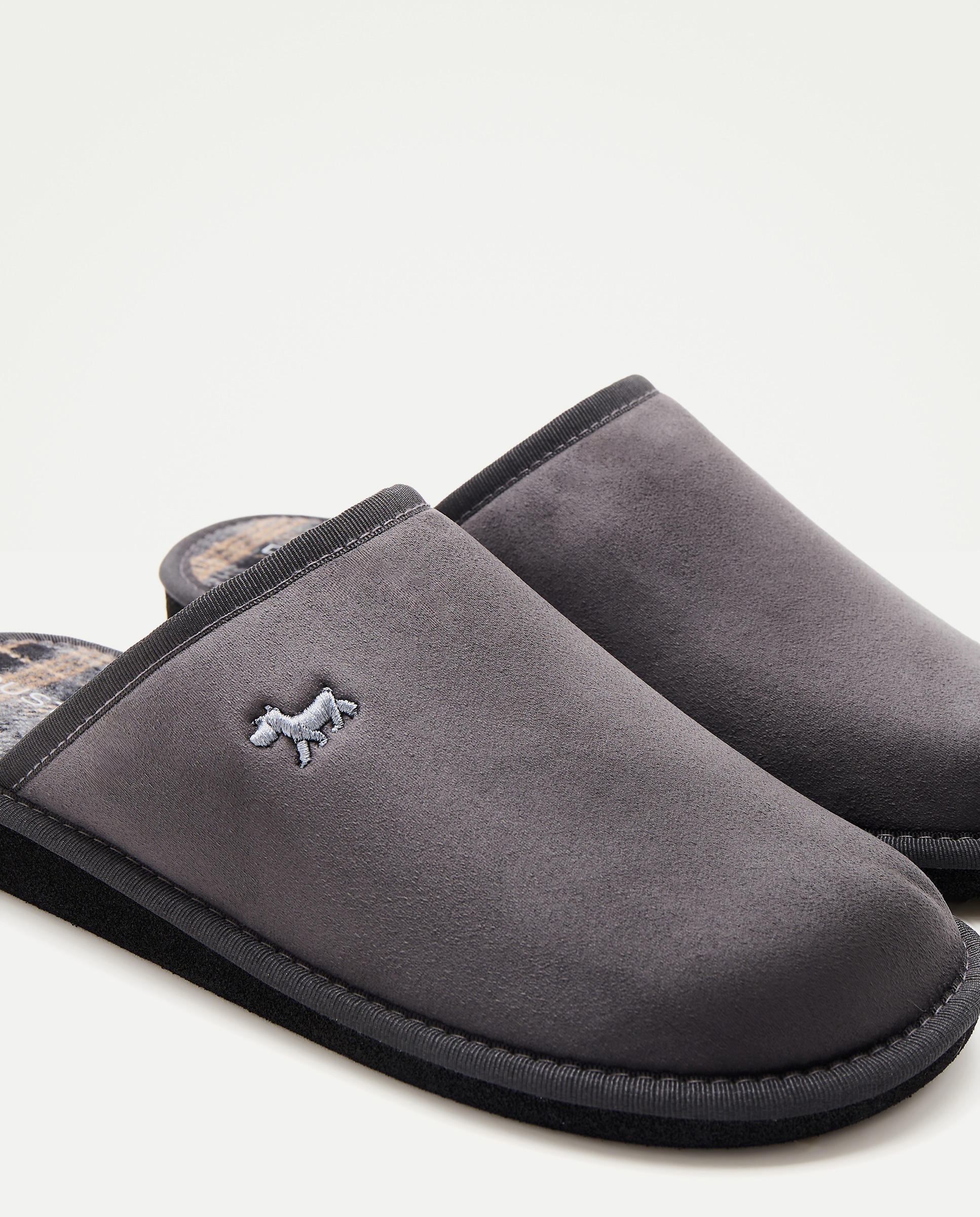 Pantufas em Camurcina Cinzento-5