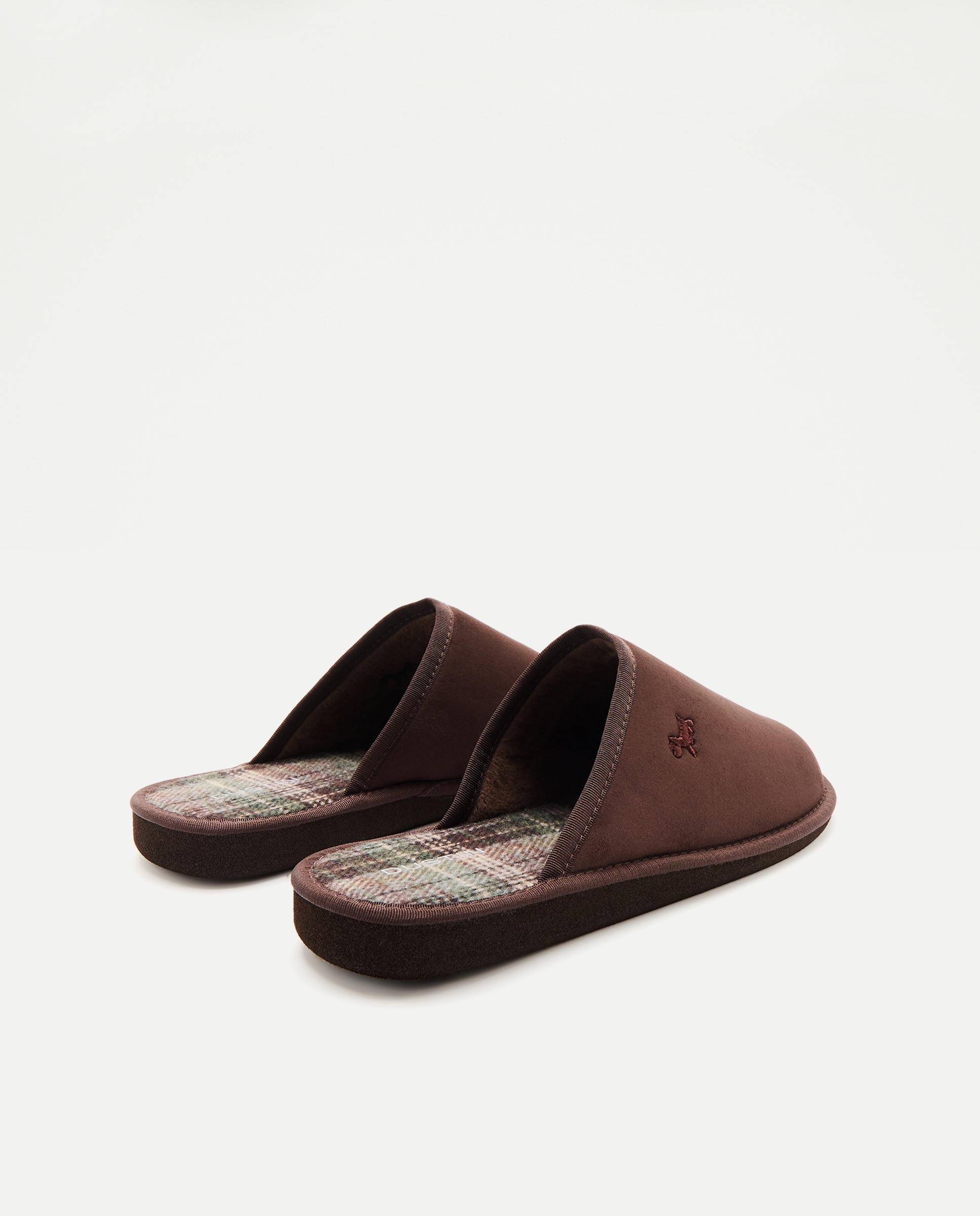 Pantufas em Camurcina Castanho-3