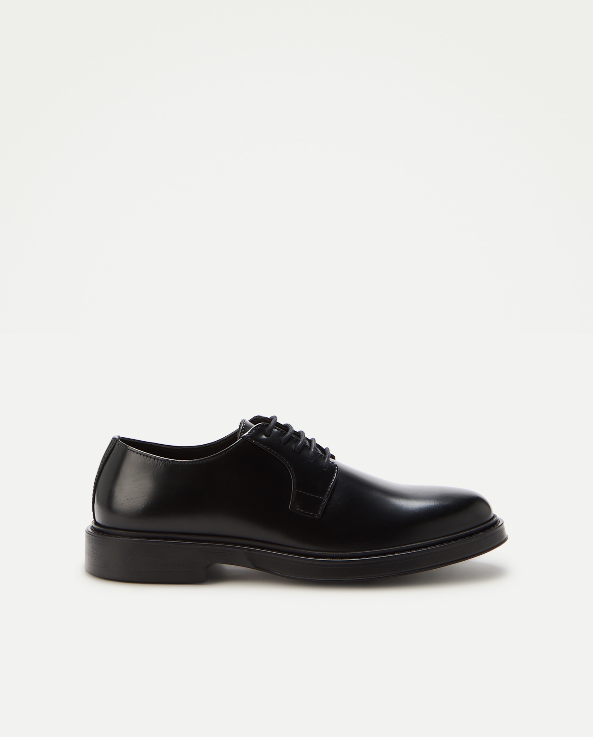 Imagen 0 de Zapatos de cordones de hombre con piso goma Negro