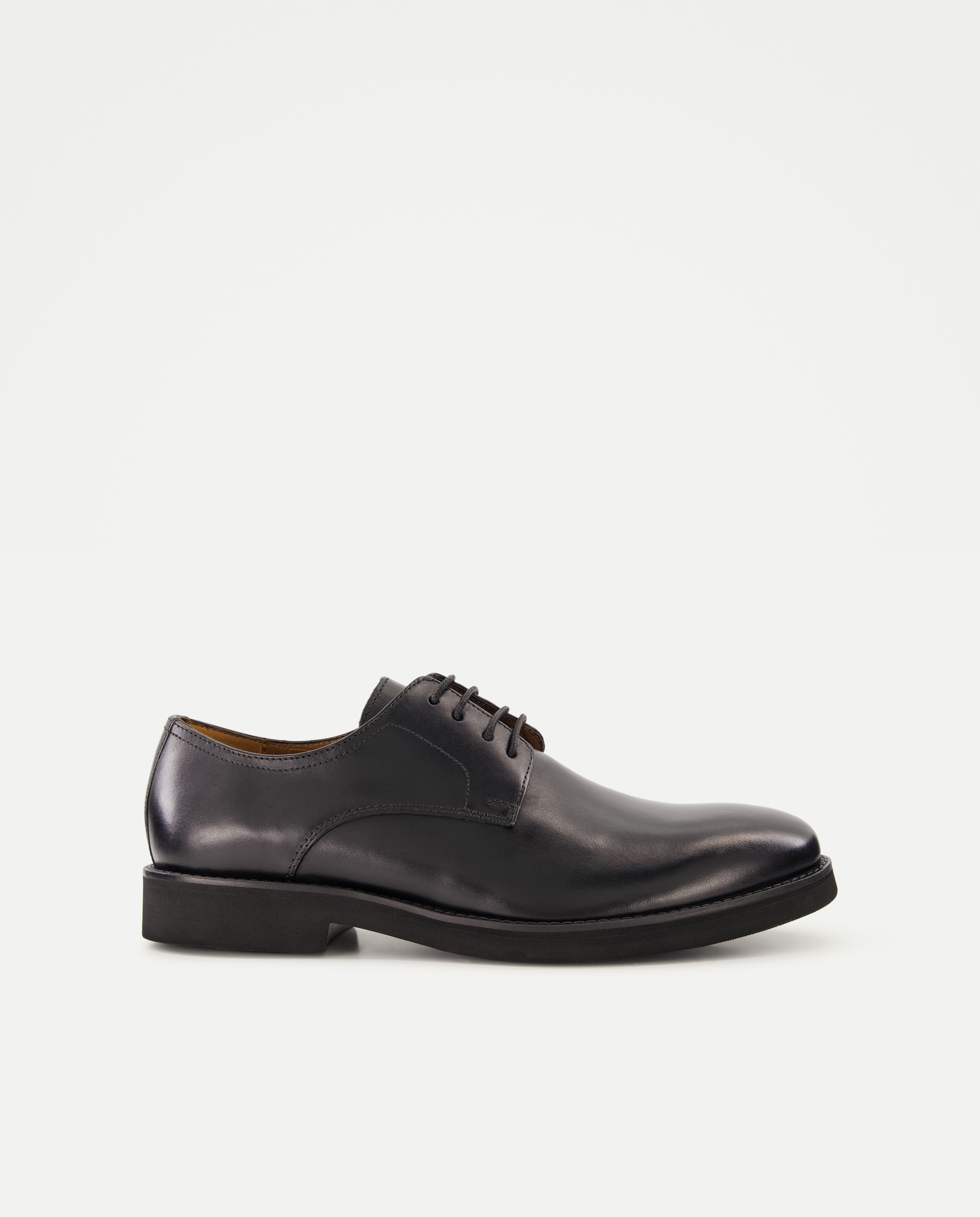 Imagen 0 de Zapatos de cordones de hombre en piel lisa Negro