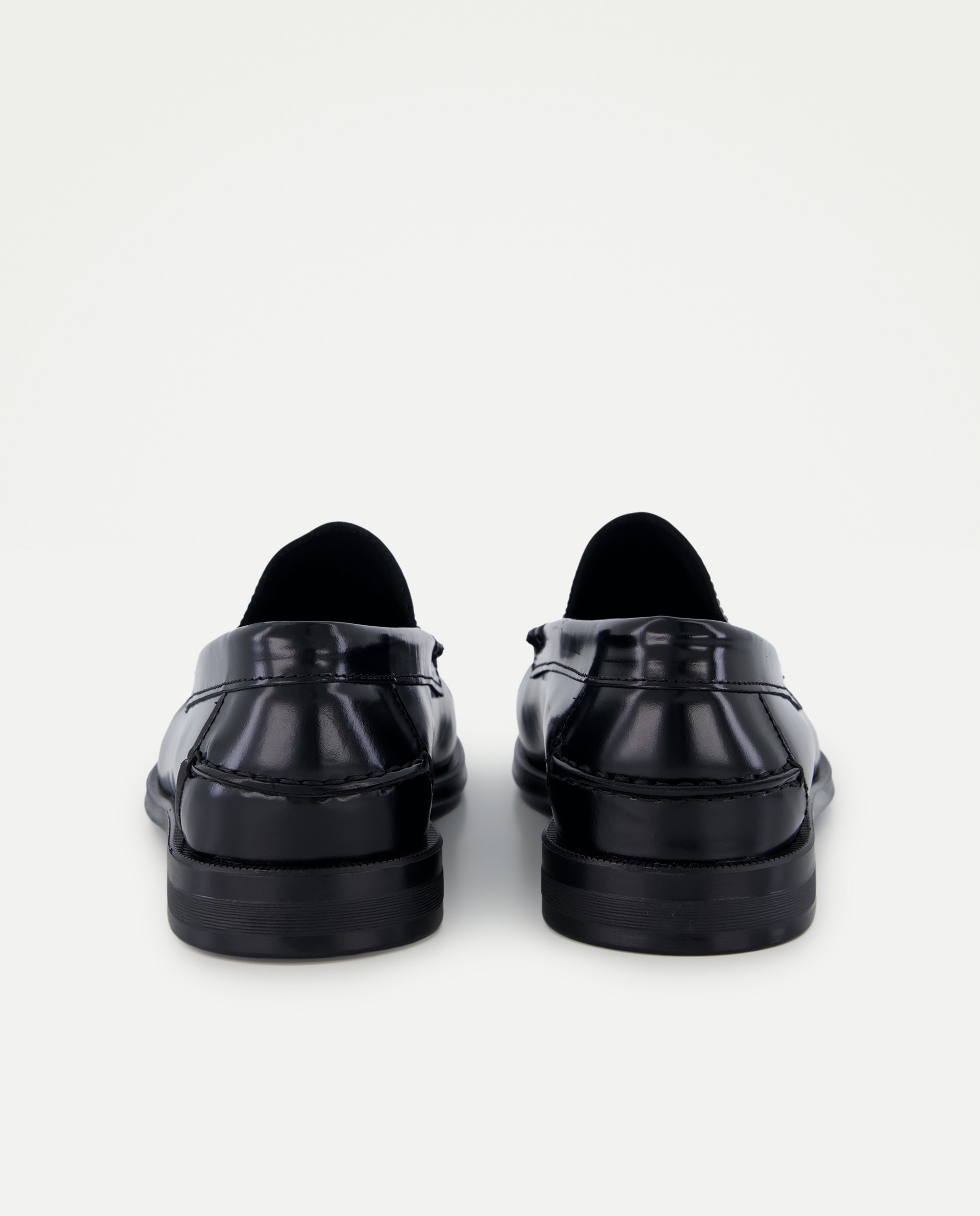 Mocassins com Sola de Borracha Preto-3