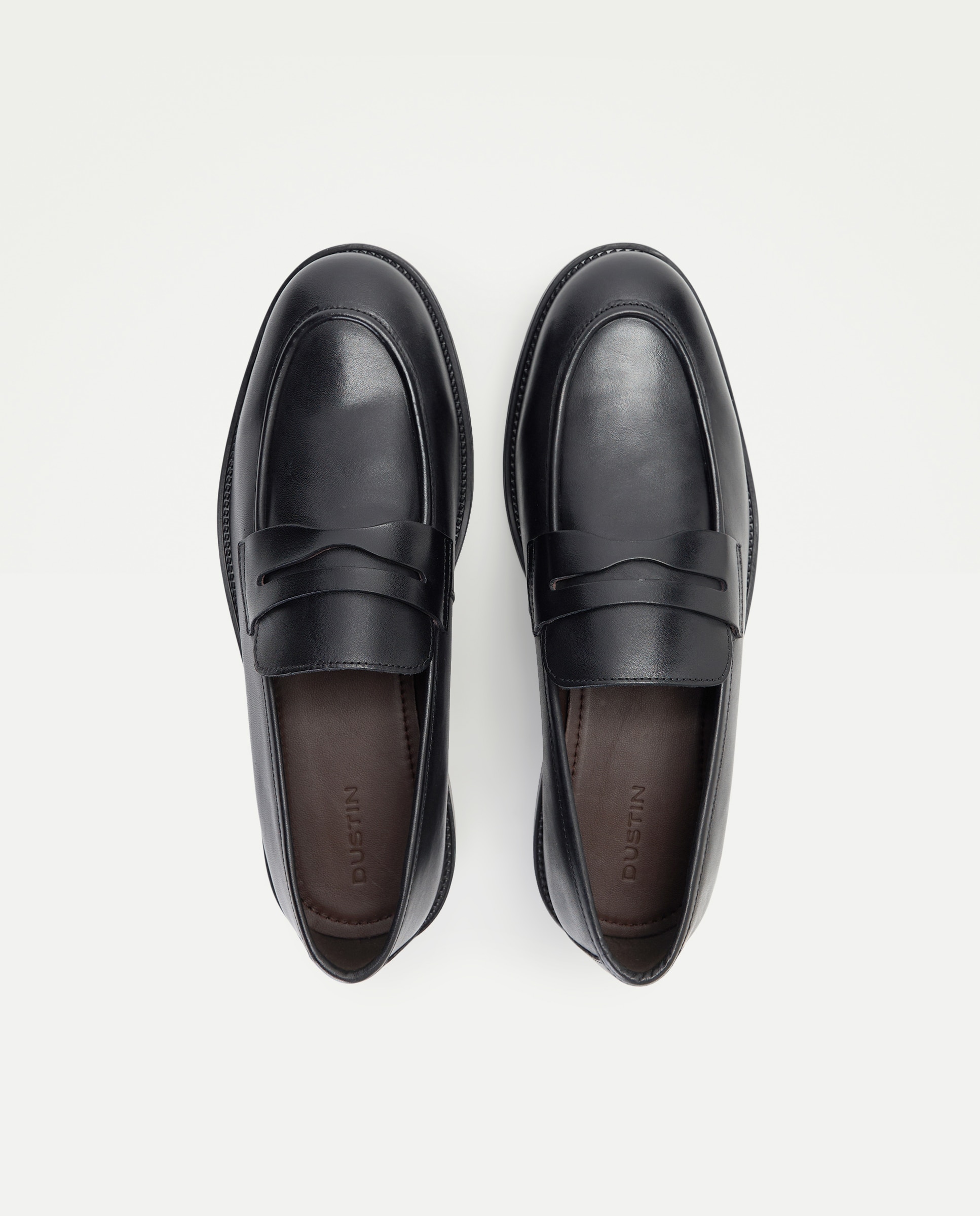 Mocassins em Pele com Travessão Preto-4