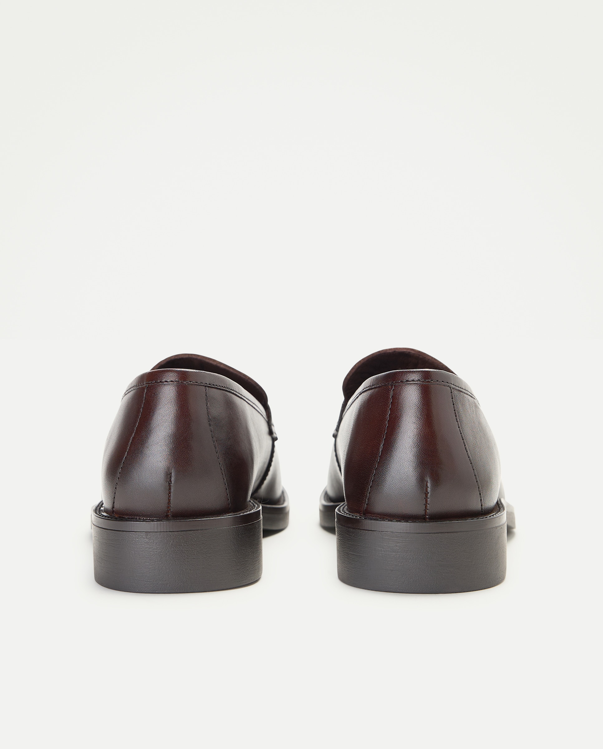 Mocassins em Pele com Travessão Castanho-3
